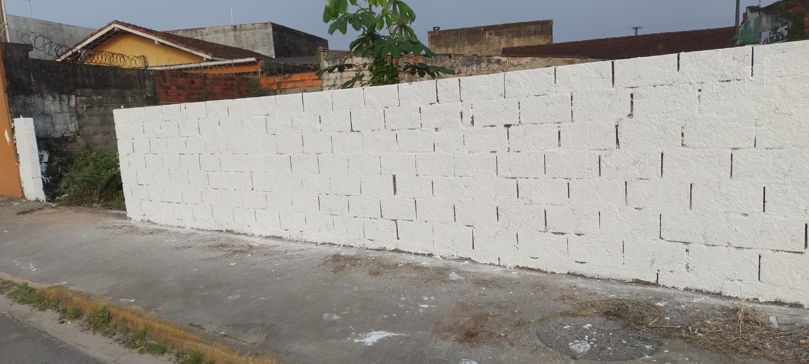 TERRENO COMERCIAL - Centro de Itanhaém - frente à Rodovia