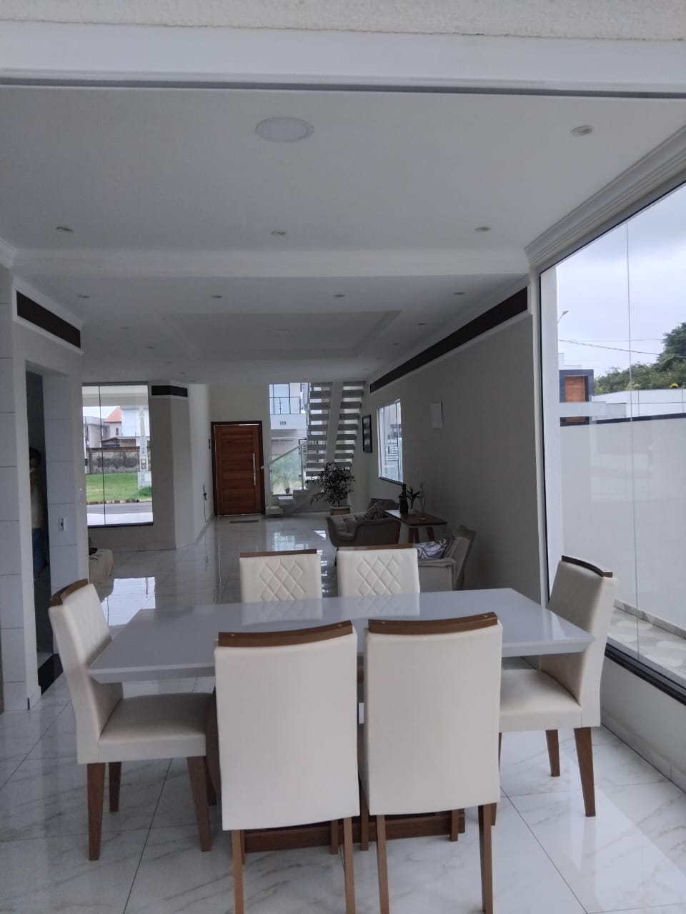 Luxuoso sobrado de alto padrão em condomínio fechado lado praia em Itanhaém