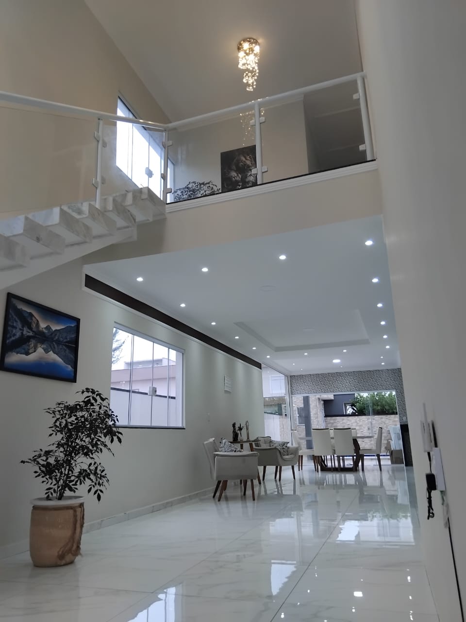 Luxuoso sobrado de alto padrão em condomínio fechado lado praia em Itanhaém