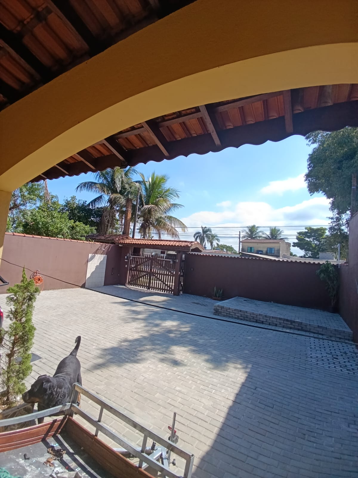 CAS261436 Espaço Sem Limites! Casa com Suíte Reversível, Área Gourmet e 10 Vagas em Itanhaém.