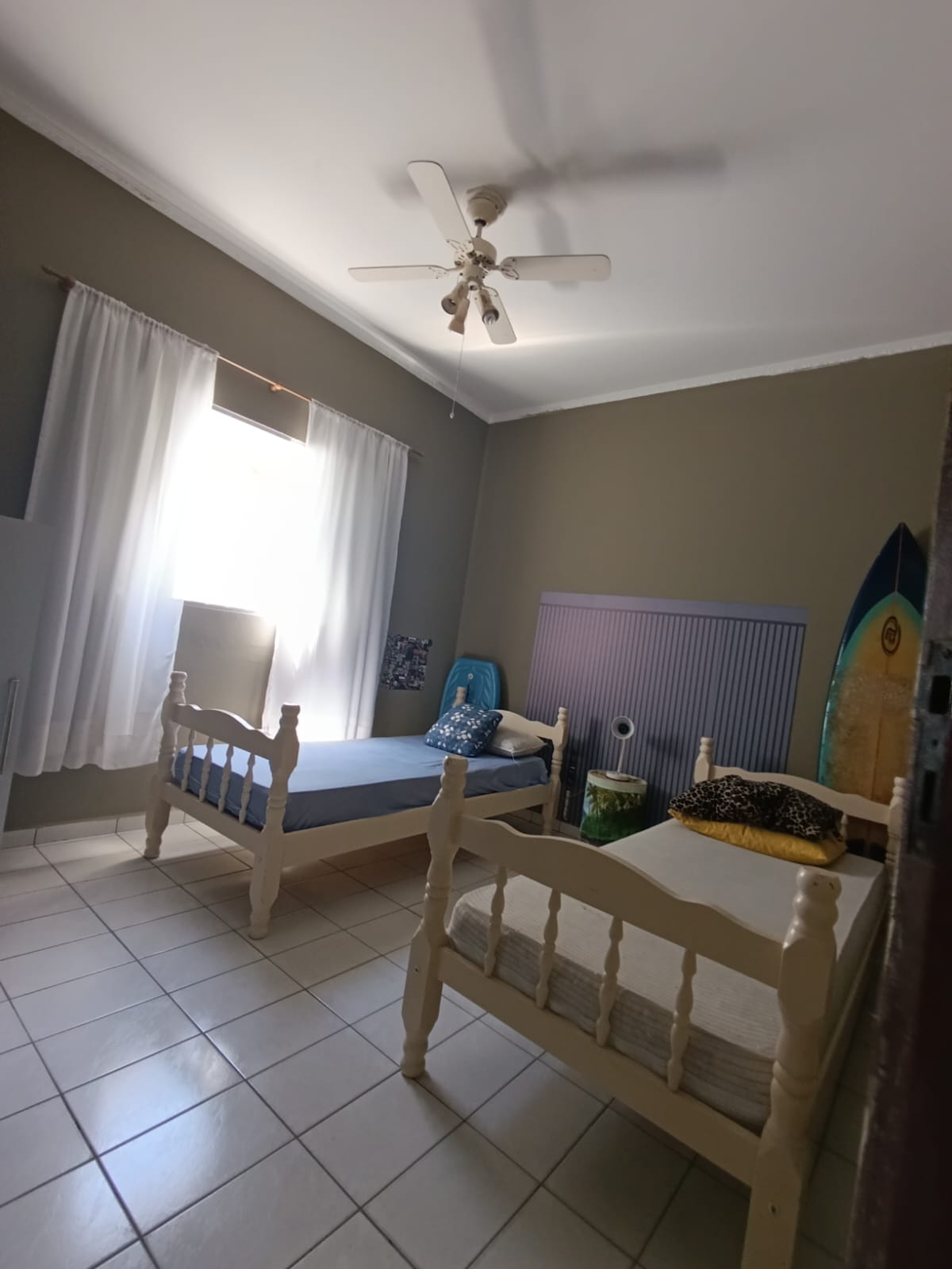 CAS261294 Casa com 3 Dormitórios e Área Gourmet a 300m do Mar em Itanhaém - Lado Praia