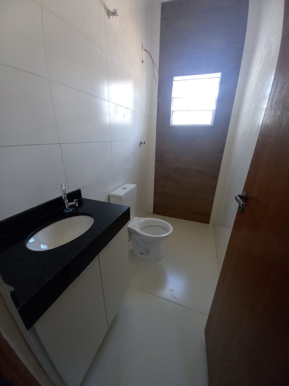 CAS261453 Casa 2 Dorms (1 Suíte) com Planejados e Piscina com Cascata