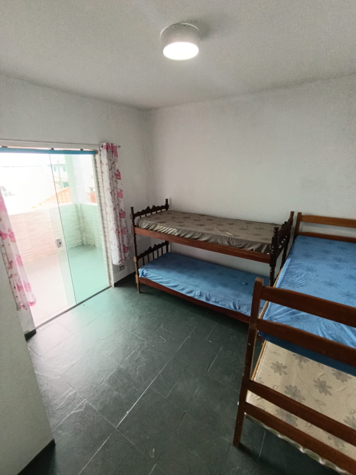 CAS231207 Sobrado à Venda no Suarão Itanhaém – 05 Dormitórios a 20m do Mar