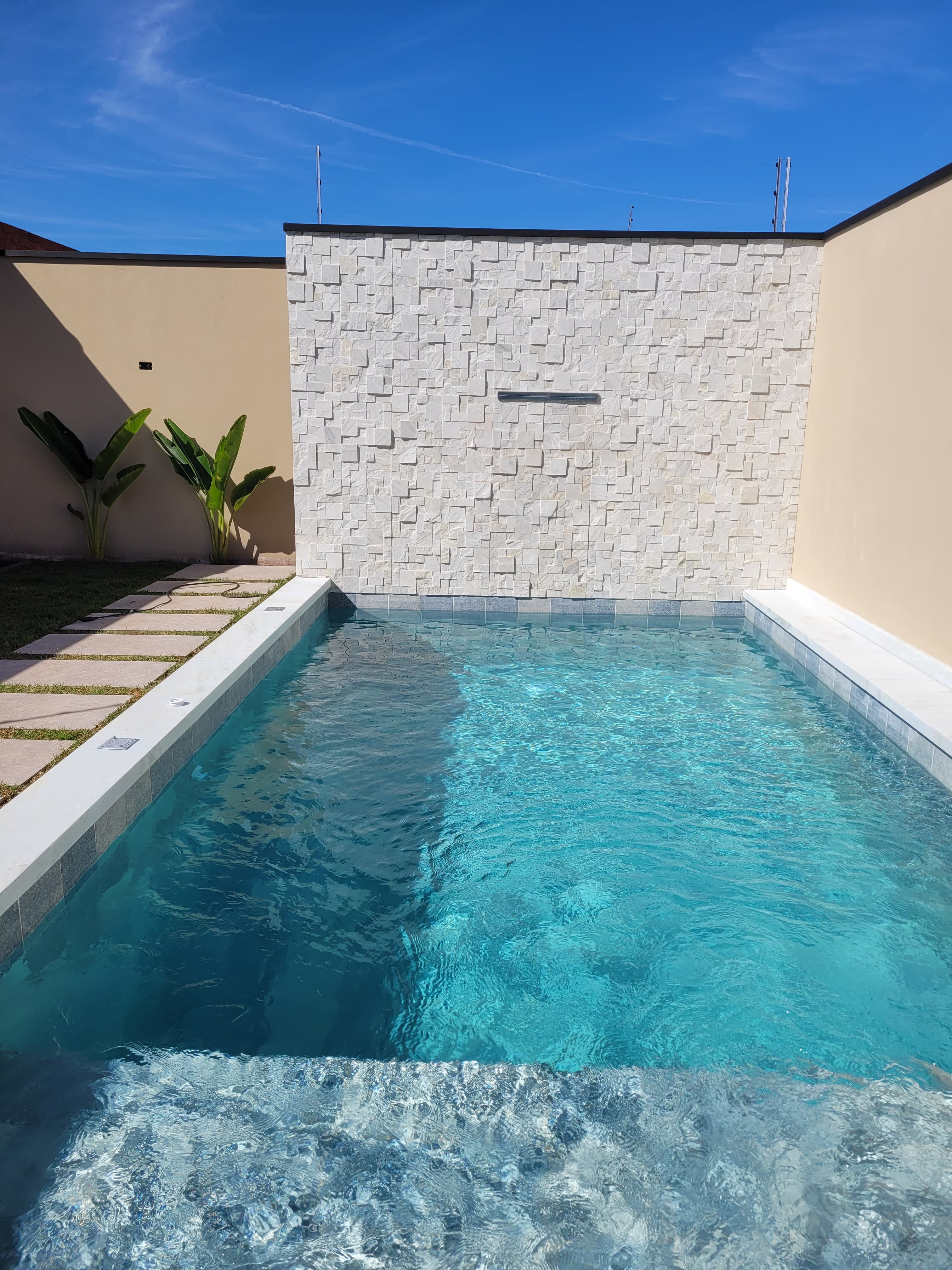 CAS261443 Casa em Itanhaém com piscina de alvenaria aceita financiamento bancário
