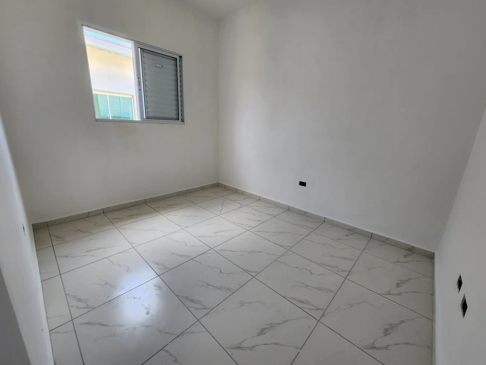 CAS261451 Casa Alta 2 Dorms (1 Suíte) com Piscina e Churrasqueira - 2 Vagas