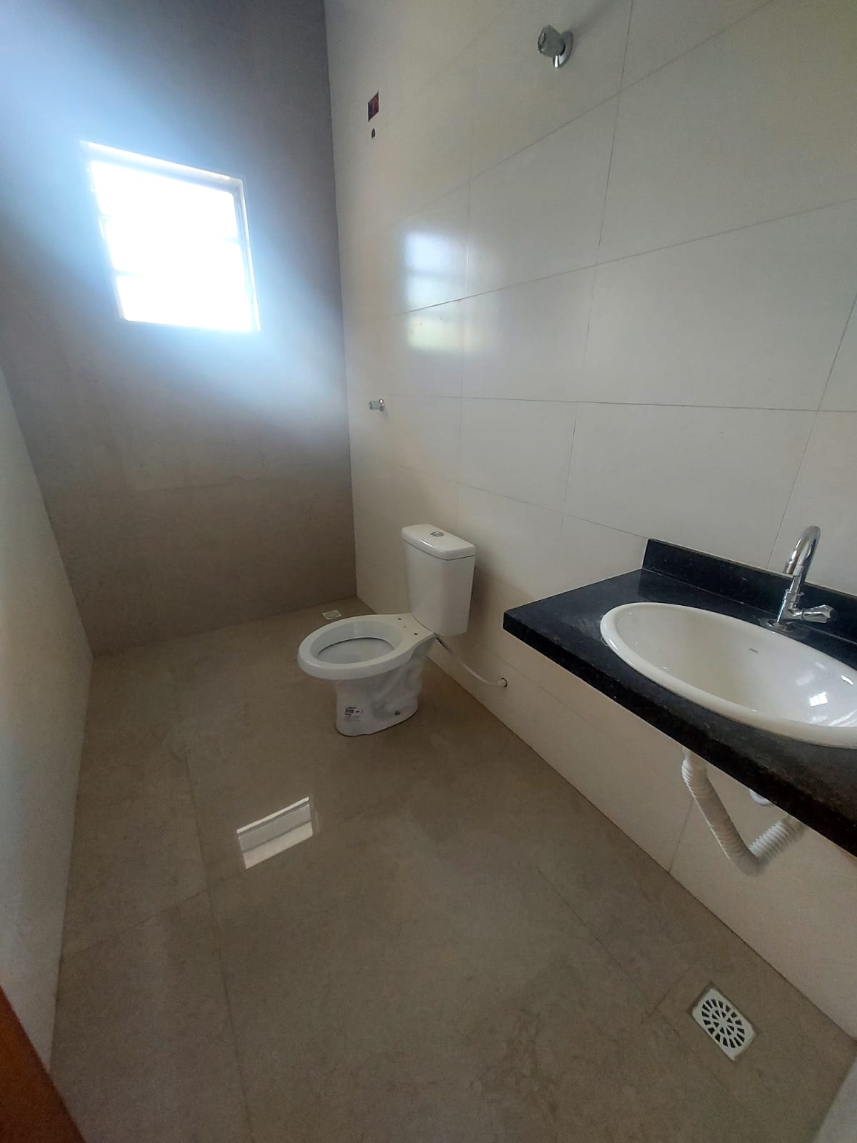 CAS261452 Casa Superior 3 Dorms com Suíte, Closet, Planejados e Piscina 7x3!