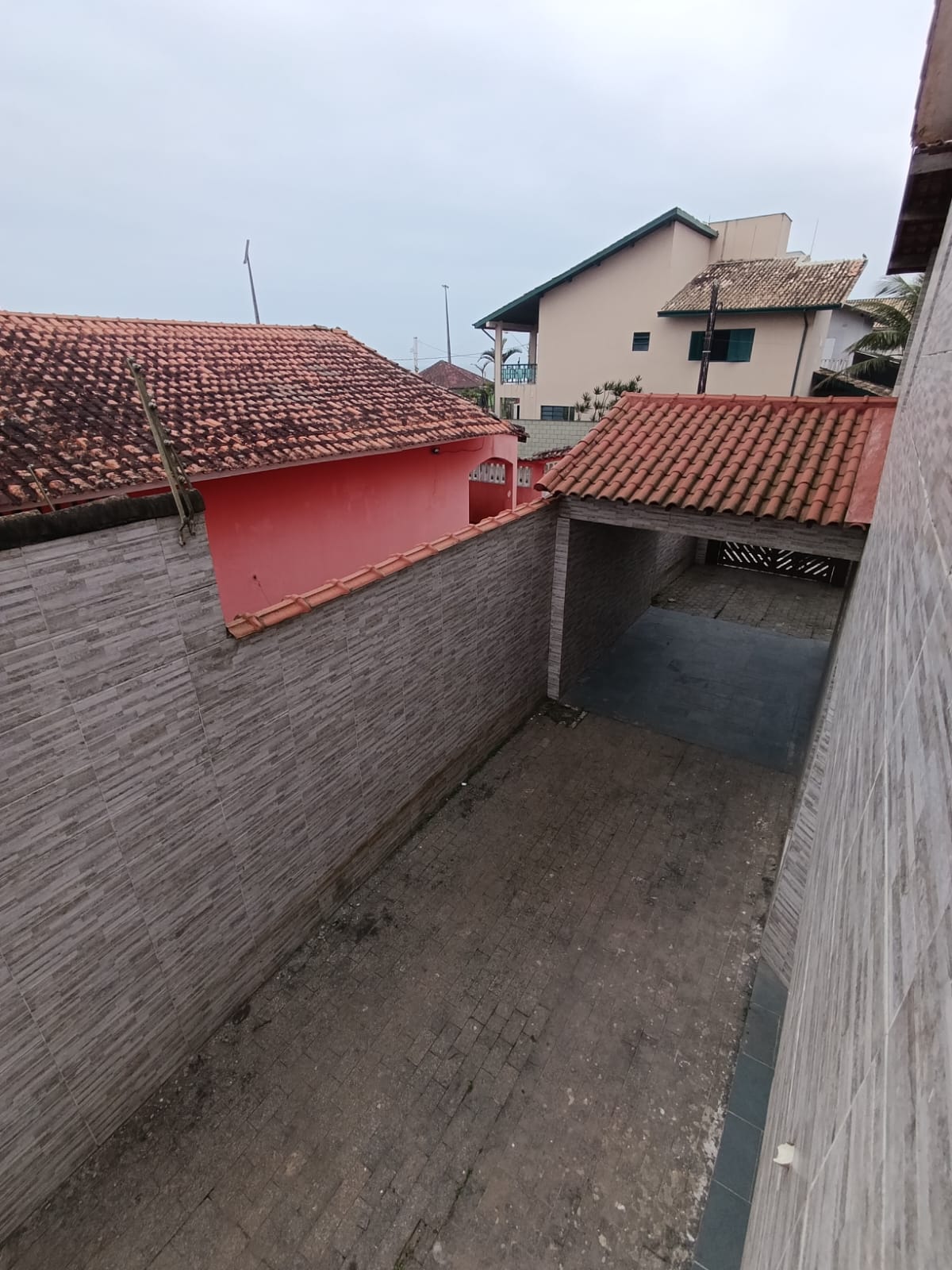 CAS231207 Sobrado à Venda no Suarão Itanhaém – 05 Dormitórios a 20m do Mar