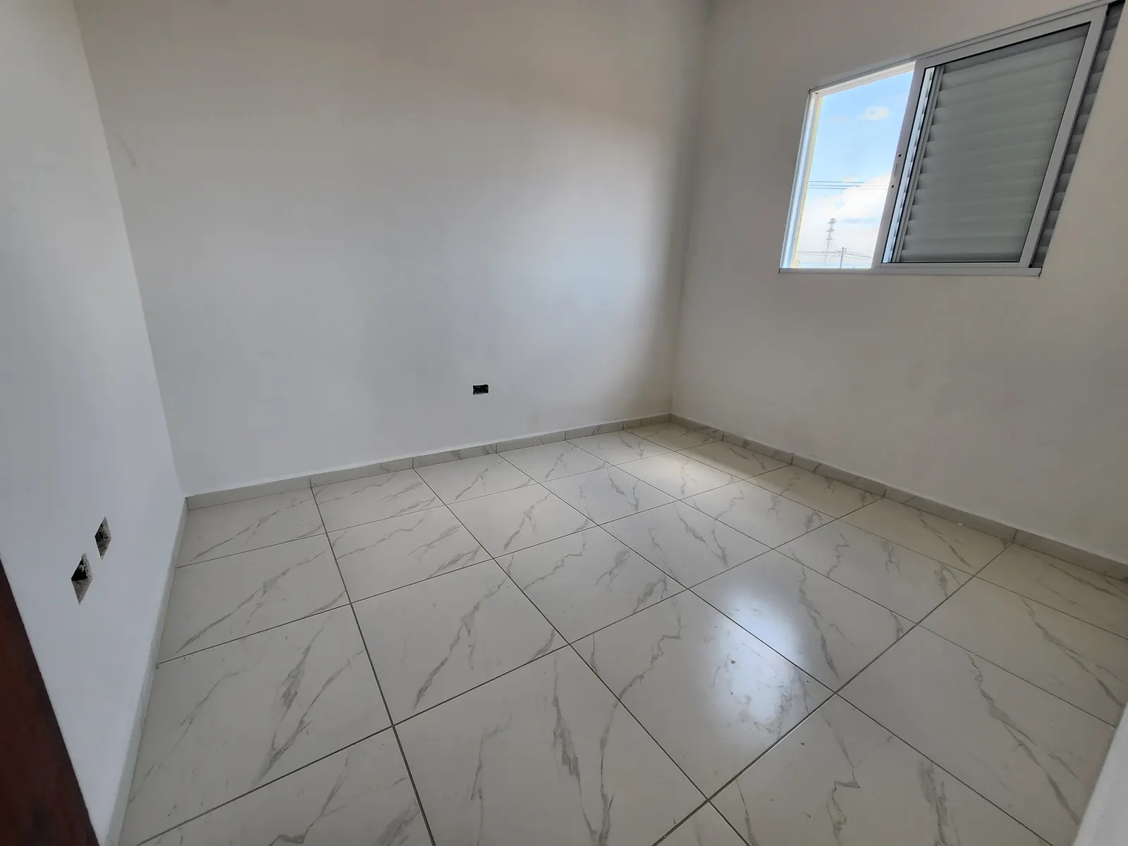 CAS261451 Casa Alta 2 Dorms (1 Suíte) com Piscina e Churrasqueira - 2 Vagas