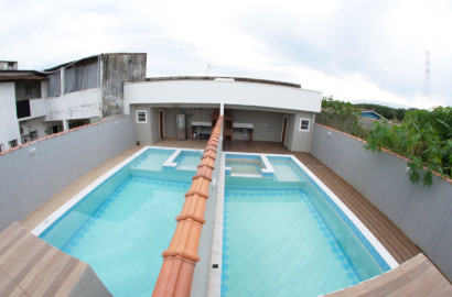 CAS261452 Casa Superior 3 Dorms com Suíte, Closet, Planejados e Piscina 7x3!