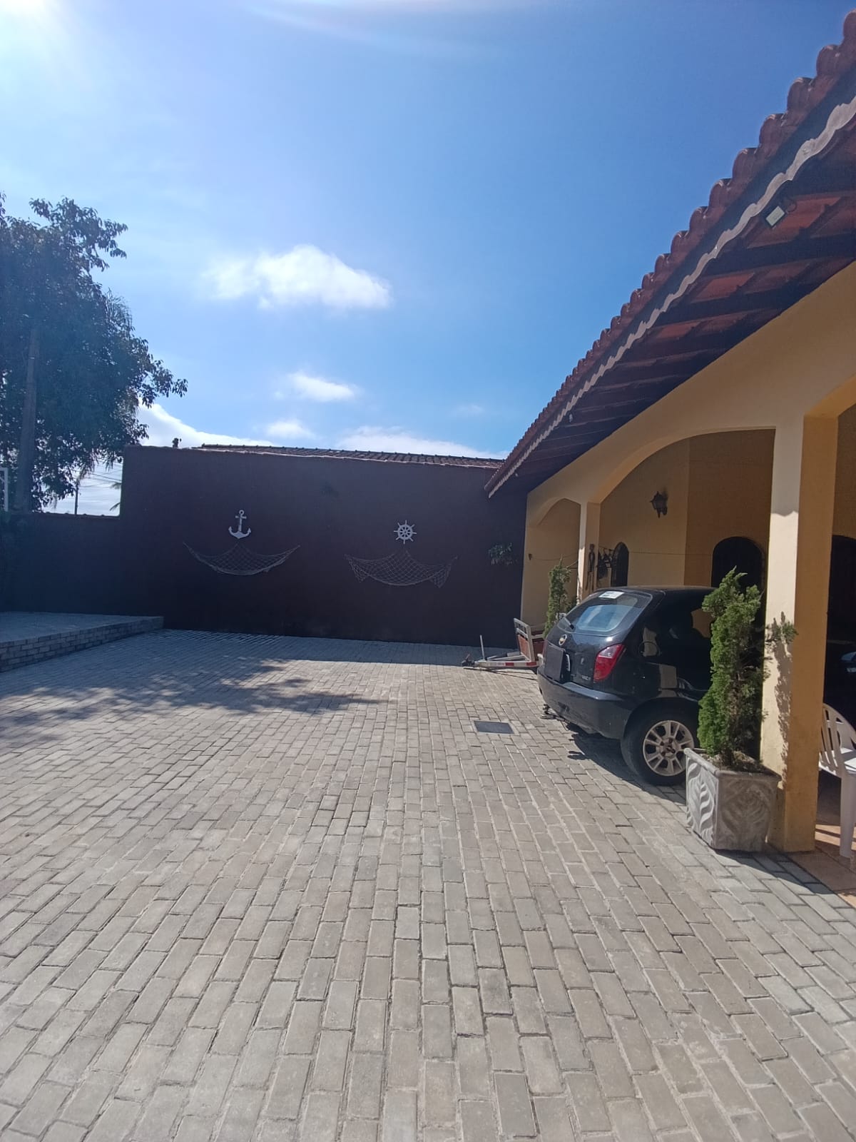 CAS261436 Espaço Sem Limites! Casa com Suíte Reversível, Área Gourmet e 10 Vagas em Itanhaém.