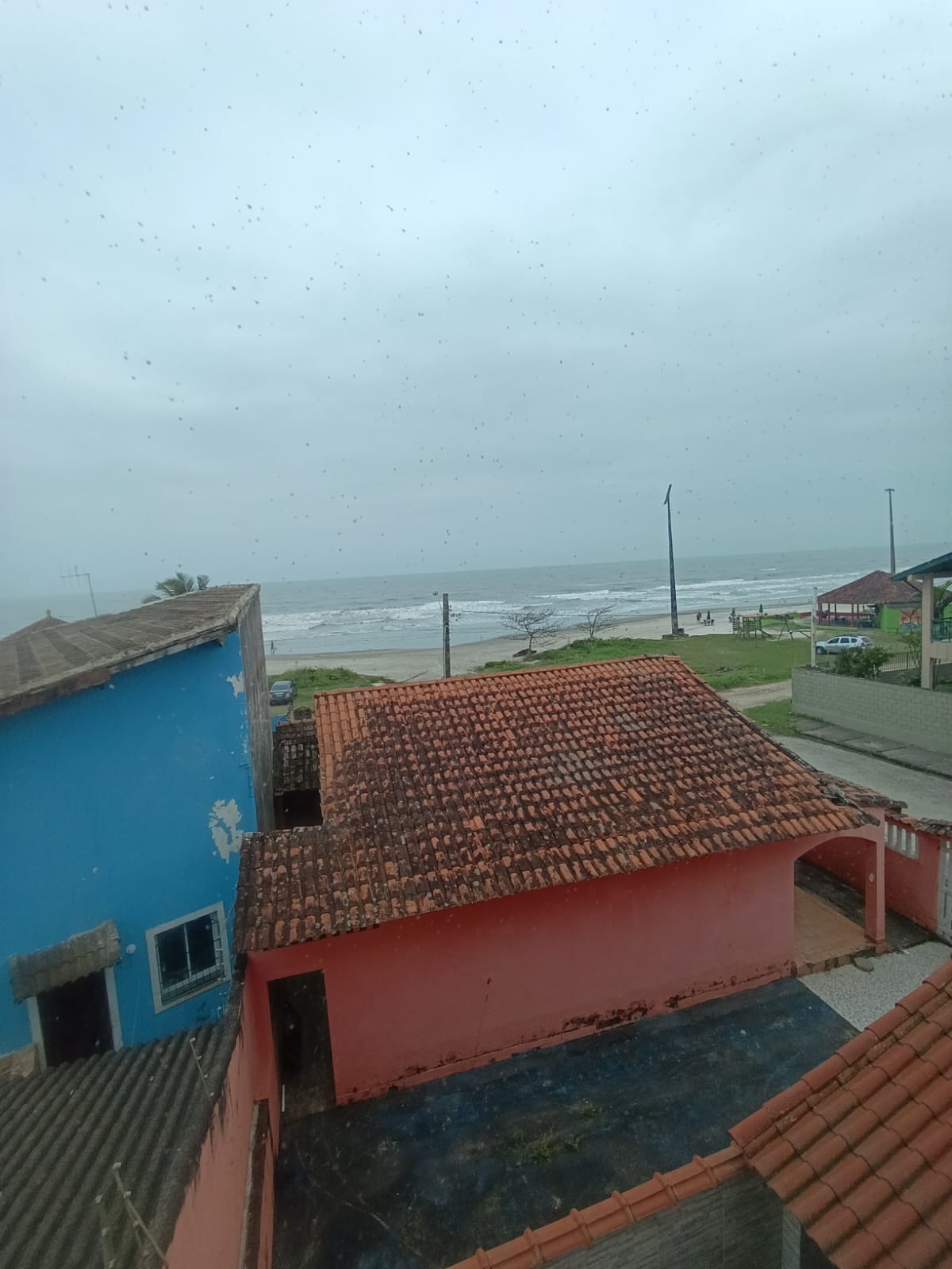 CAS231207 Sobrado à Venda no Suarão Itanhaém – 05 Dormitórios a 20m do Mar