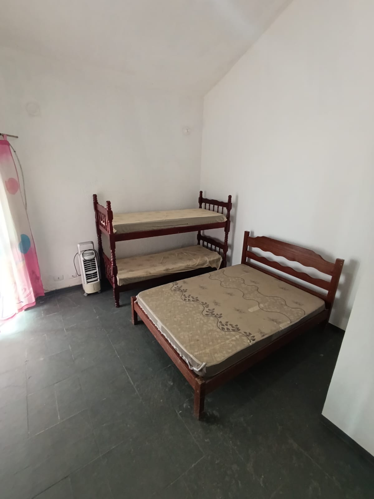 CAS231207 Sobrado à Venda no Suarão Itanhaém – 05 Dormitórios a 20m do Mar