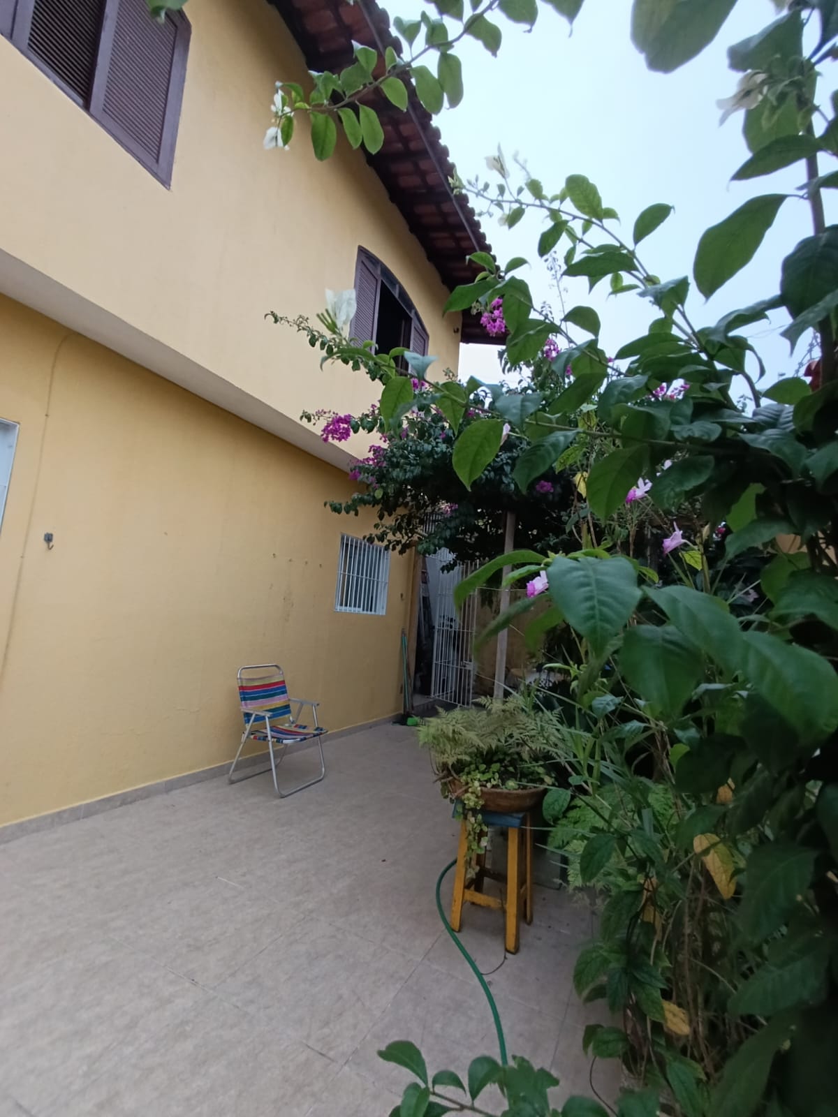 CAS261444 Sobrado em Itanhaém 2 dormitórios a 500 metros da praia aceita financiamento!