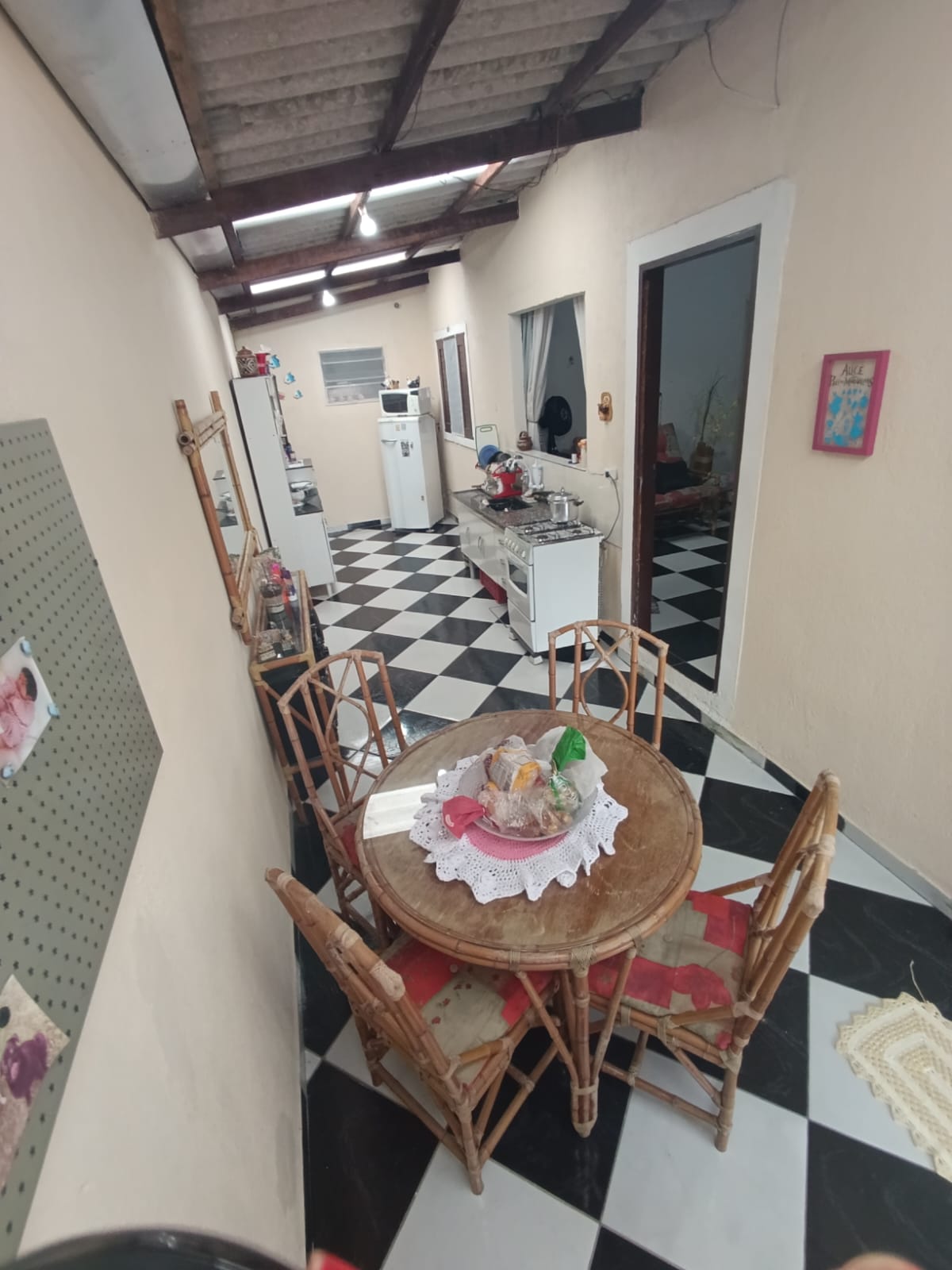 CAS261308 Edícula em Itanhaém com 6 vagas de garagem e espaço para piscina