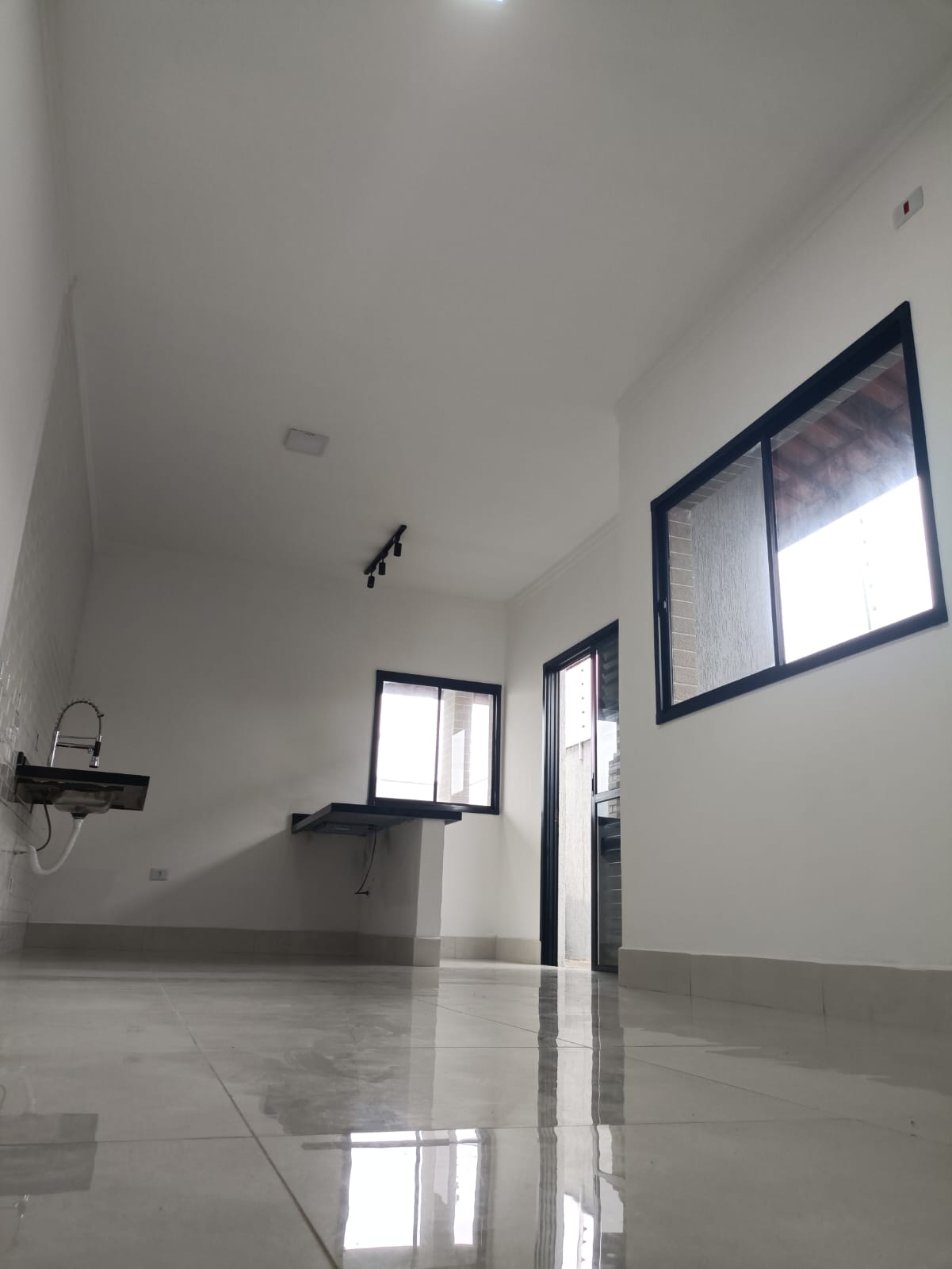 CAS261447 Casa Nova 3 Dorms (1 Suíte Master) com Piscina e Hidro - Lado Praia