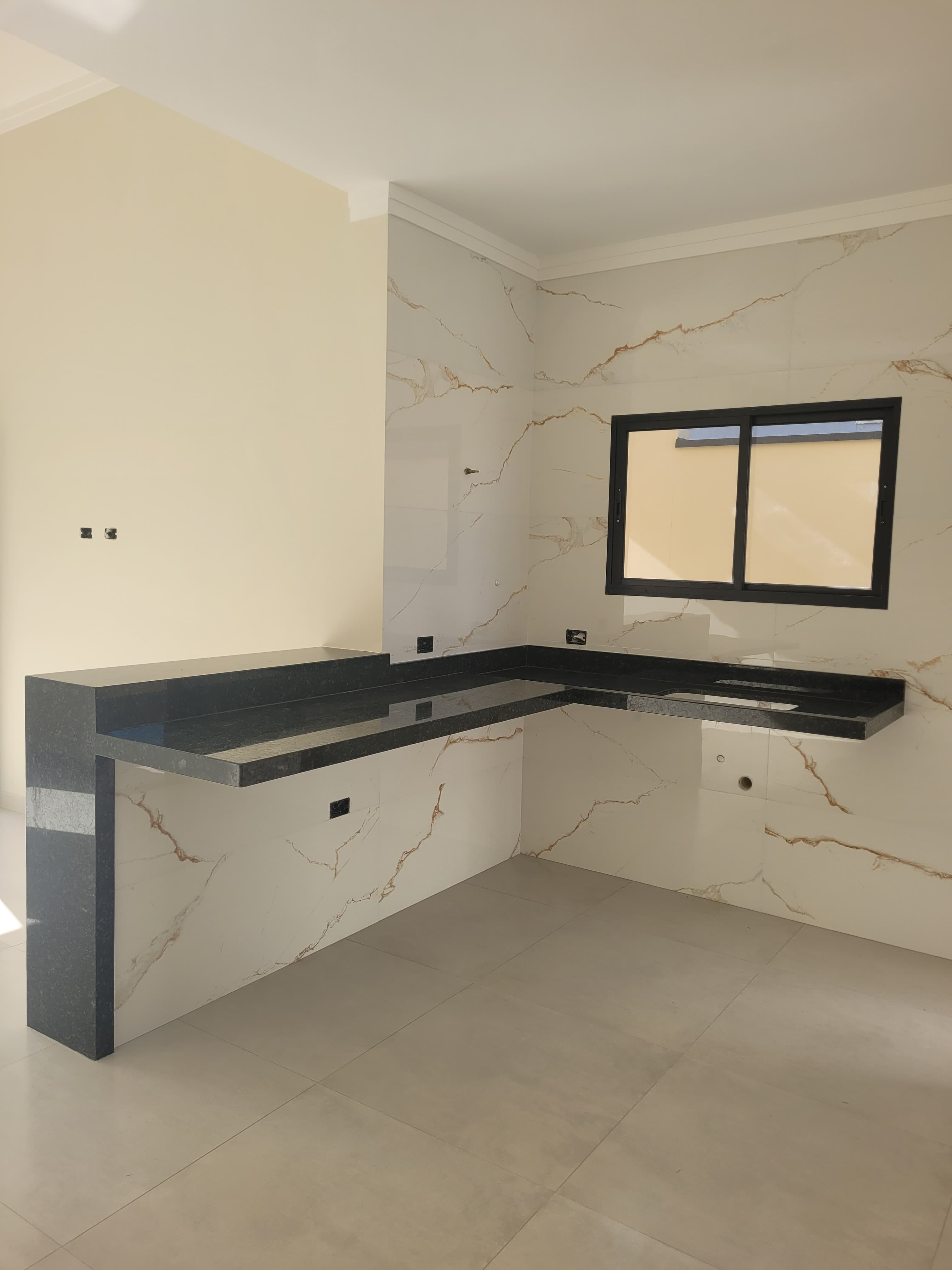 CAS261443 Casa em Itanhaém com piscina de alvenaria aceita financiamento bancário