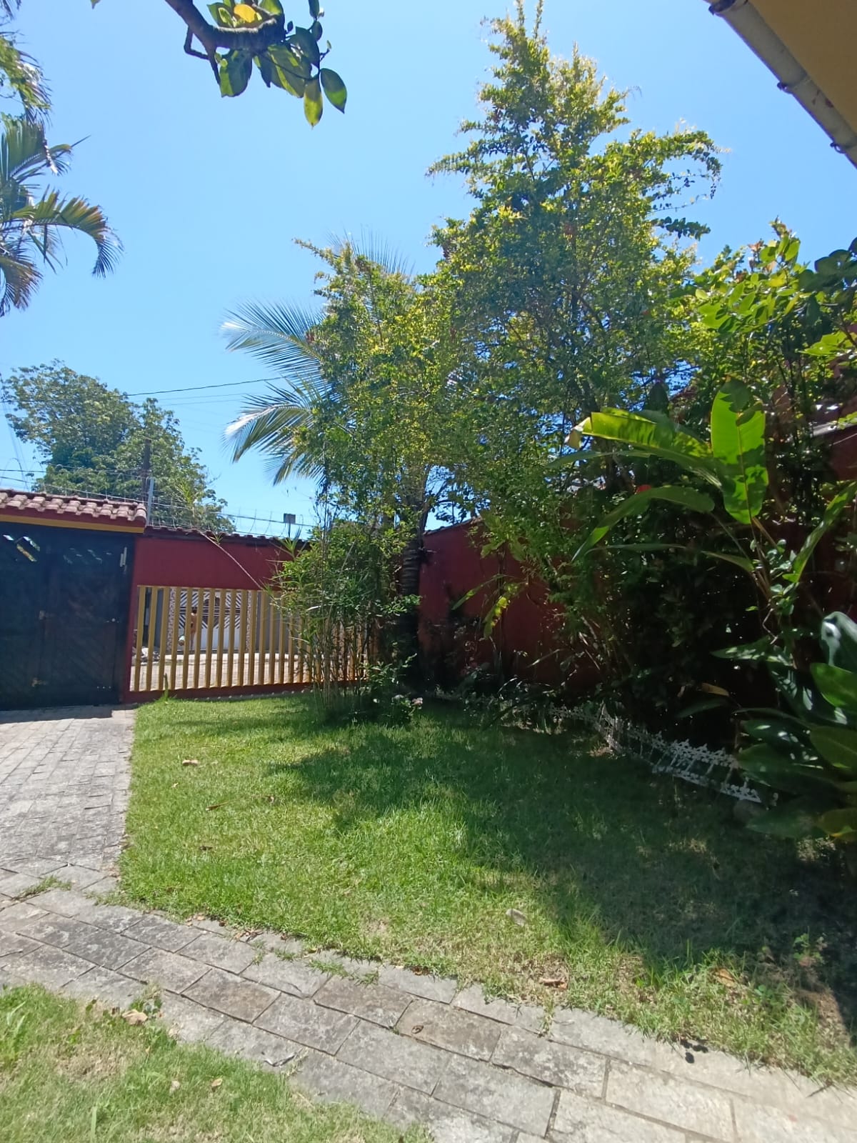 CAS261311 Casa em Itanhaém 5 dormitórios com piscina de alvenaria a 200m da praia