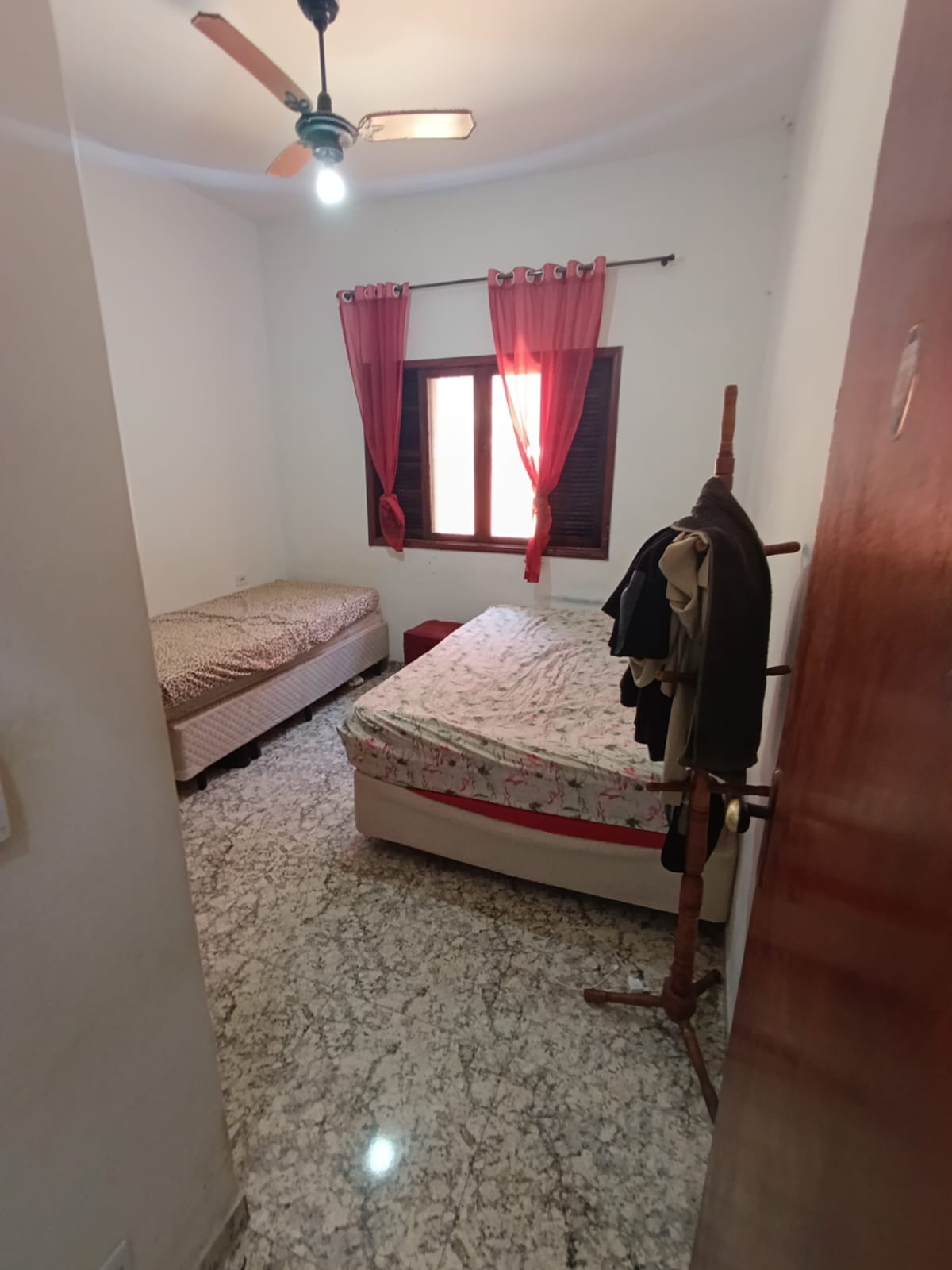 CAS261311 Casa em Itanhaém 5 dormitórios com piscina de alvenaria a 200m da praia