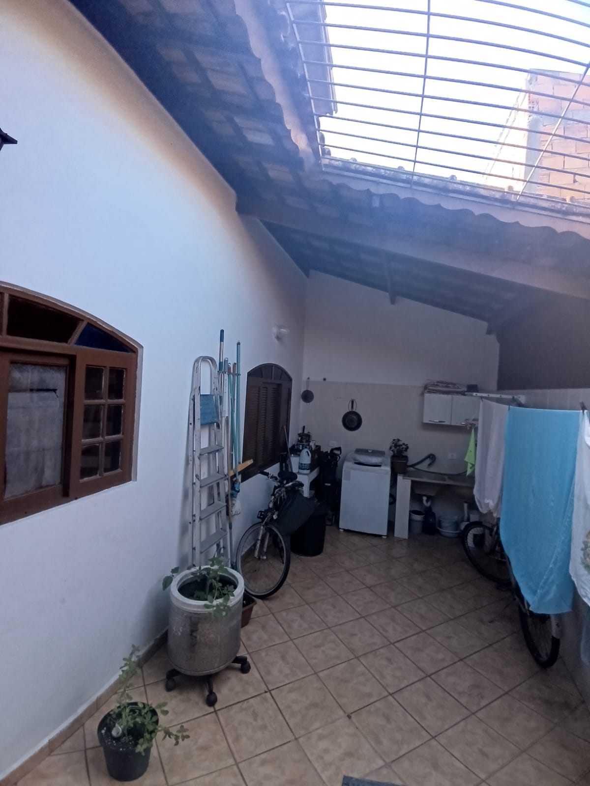 CAS261436 Espaço Sem Limites! Casa com Suíte Reversível, Área Gourmet e 10 Vagas em Itanhaém.