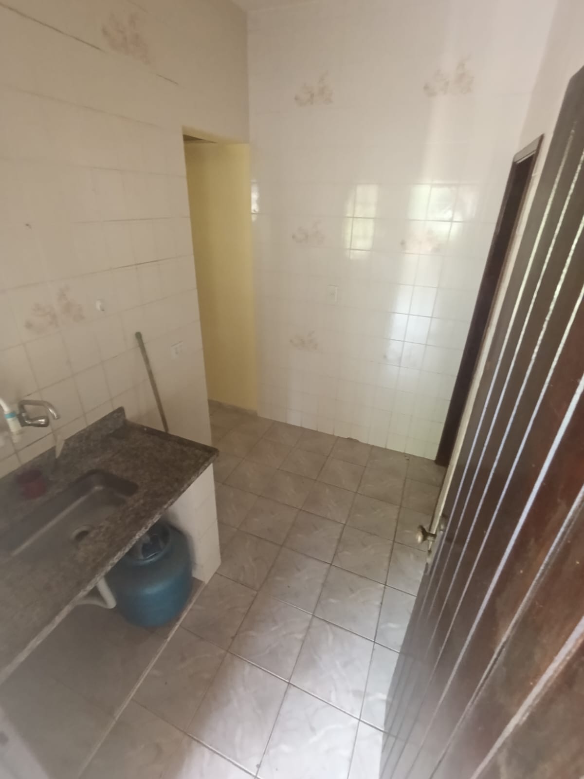 CAS261305 Edícula a 200 metros da praia em Itanhaém com 10 vagas de garagem