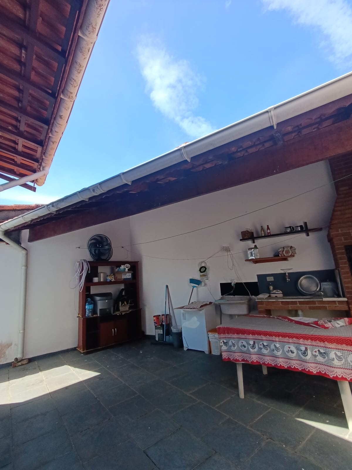 CAS261294 Casa com 3 Dormitórios e Área Gourmet a 300m do Mar em Itanhaém - Lado Praia