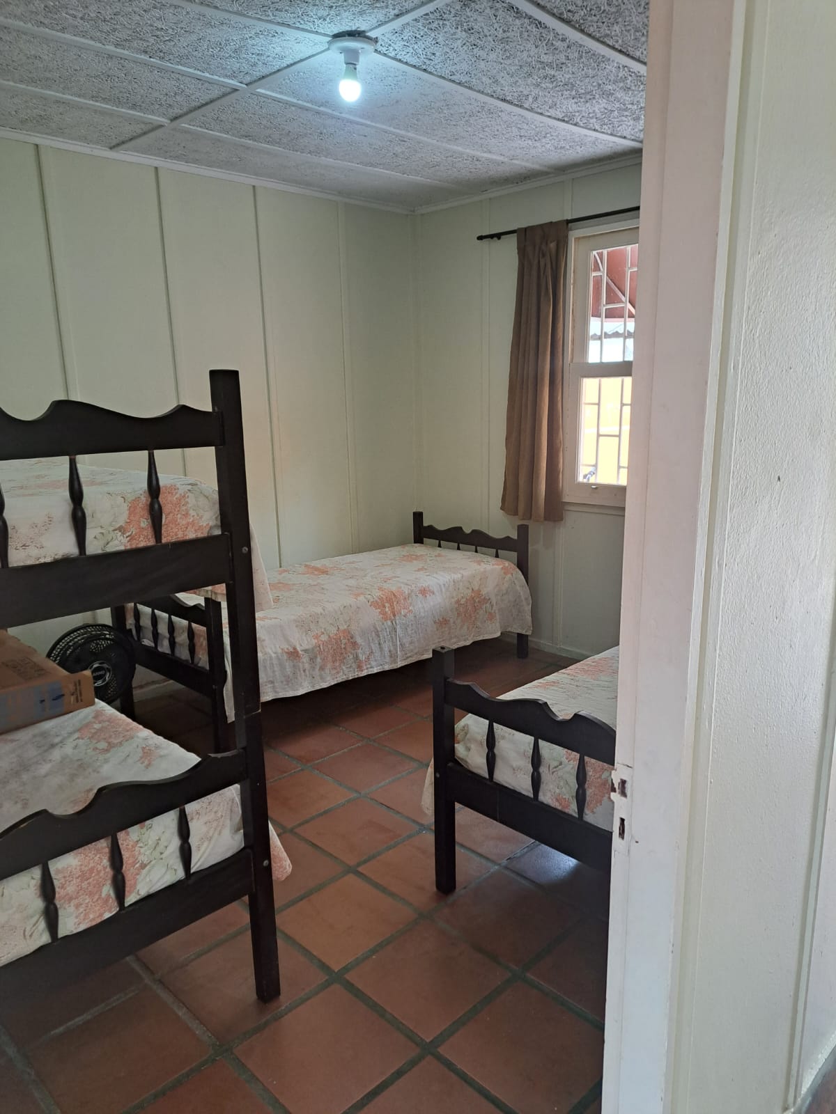 CAS261307 Casa de madeira em Itanhaém com edícula próxima ao Poupatempo