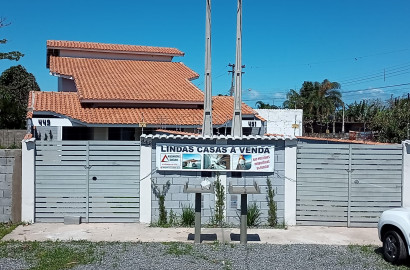 Casa 2 Dormitórios com Piscina e Cascata - Aceita Financiamento