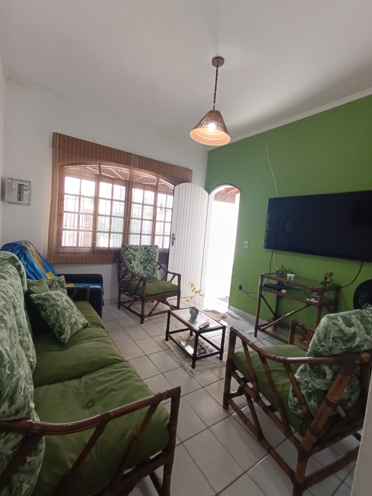 CAS261294 Casa com 3 Dormitórios e Área Gourmet a 300m do Mar em Itanhaém - Lado Praia