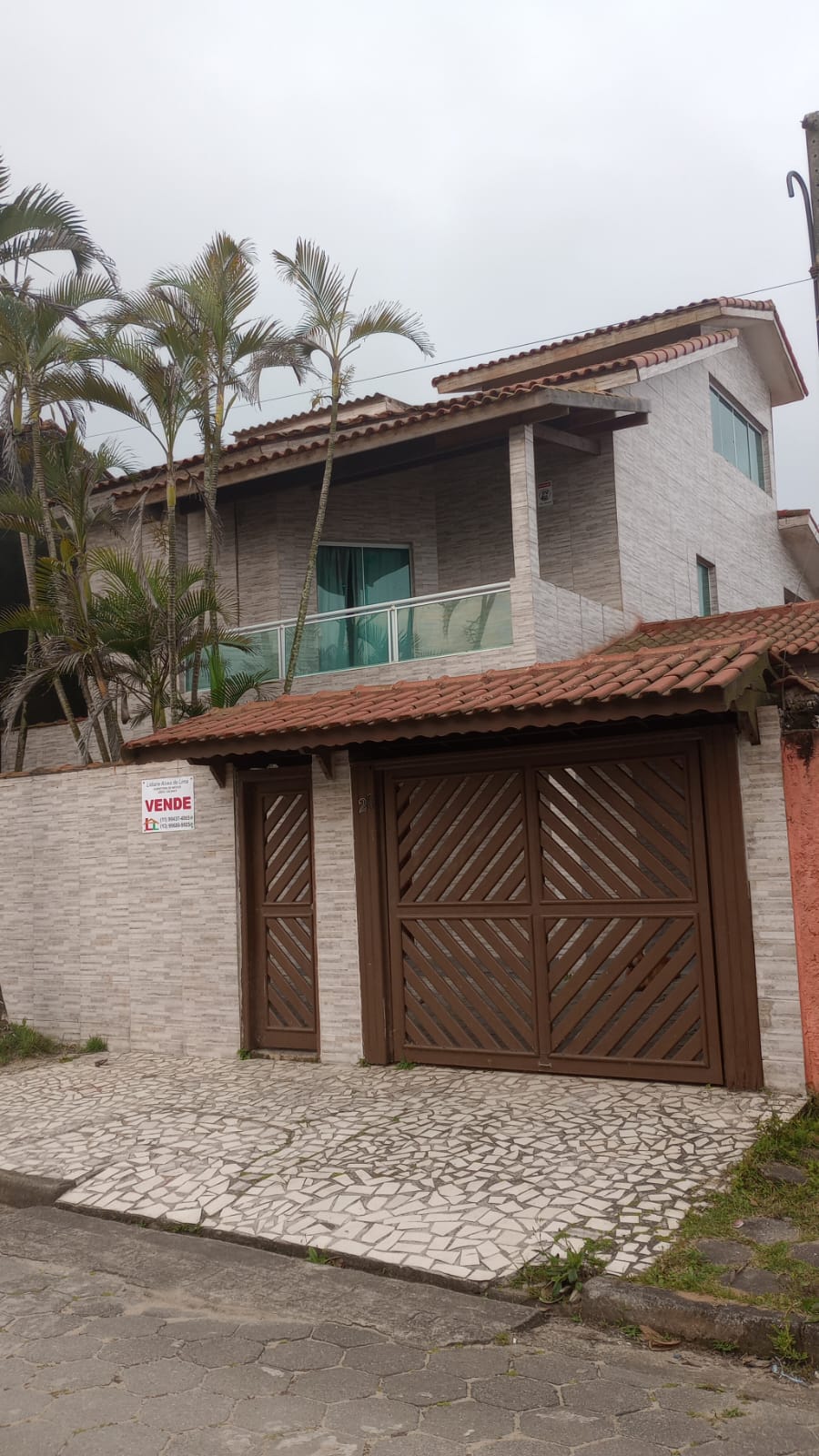 CAS231207 Sobrado à Venda no Suarão Itanhaém – 05 Dormitórios a 20m do Mar