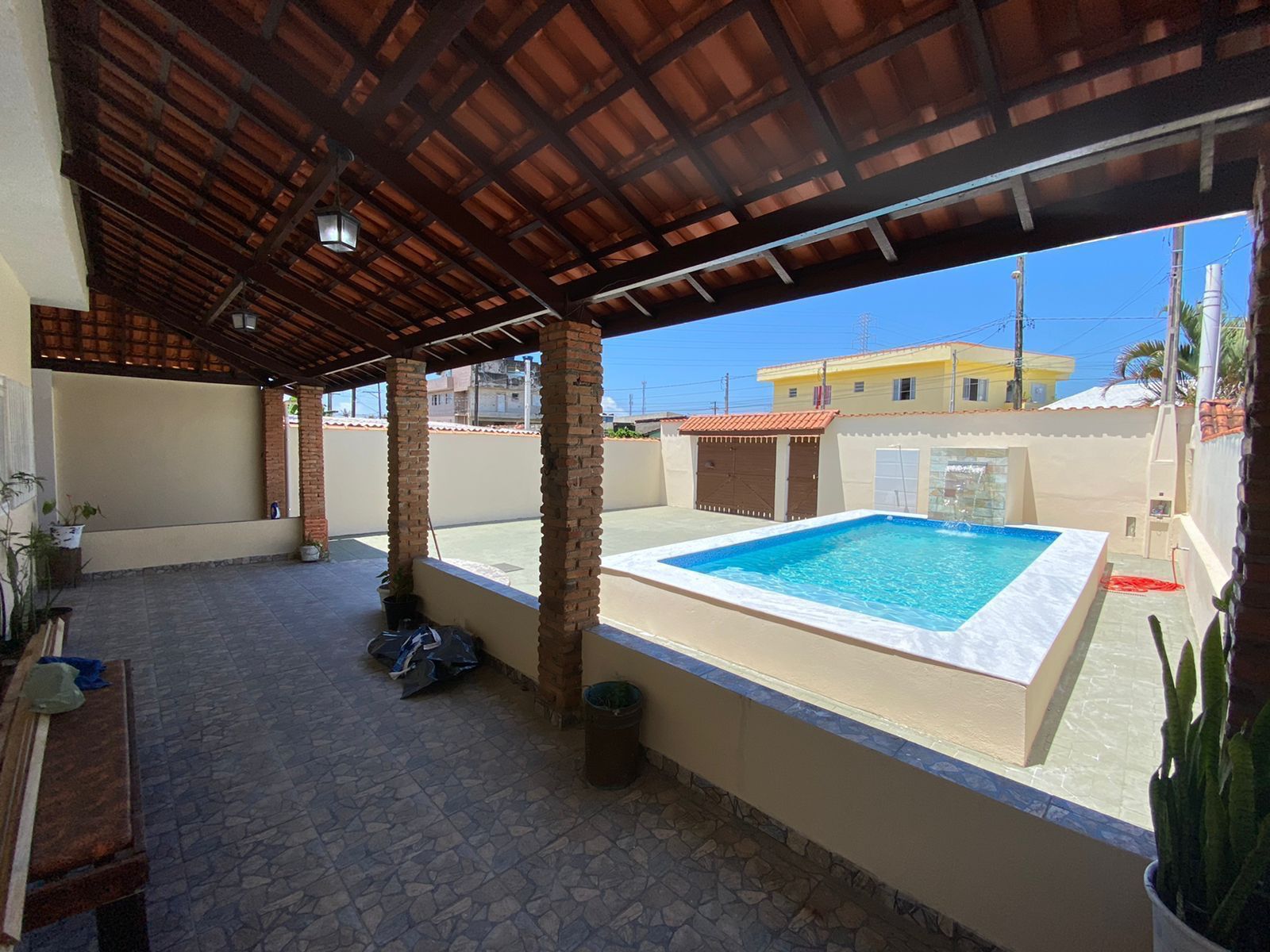 CAS261456 Imóvel Misto: Salão Comercial + Casa 3 Dorms com Piscina - Financia