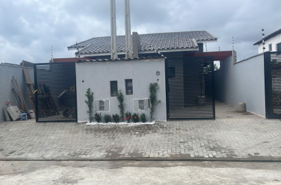 Casa Nova 3 Dorms (1 Suíte Master) com Piscina e Hidro - Lado Praia