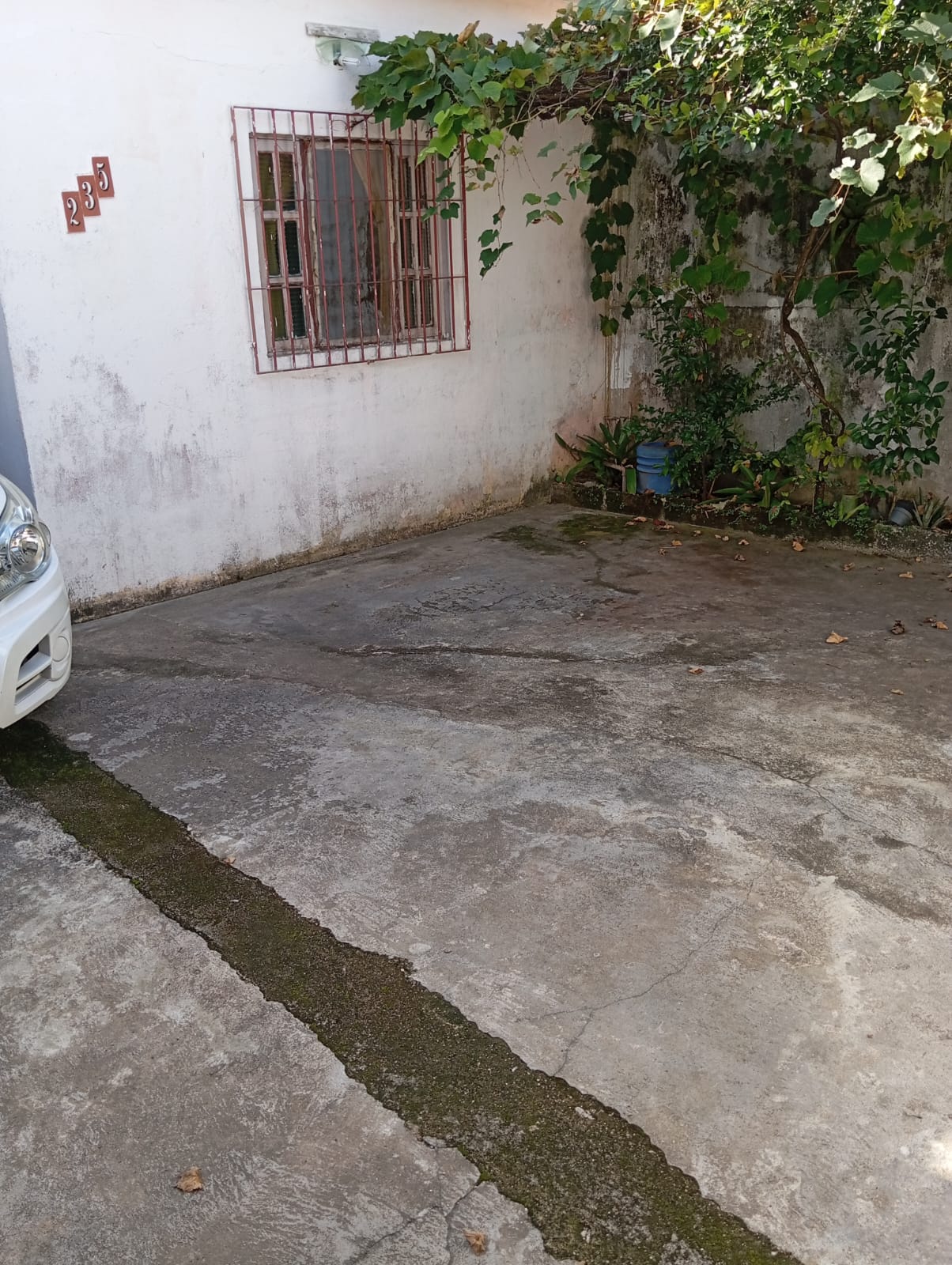 CAS261435 More com Praticidade: Casa com Suíte e Amplo Quintal em Travessa Comercial.