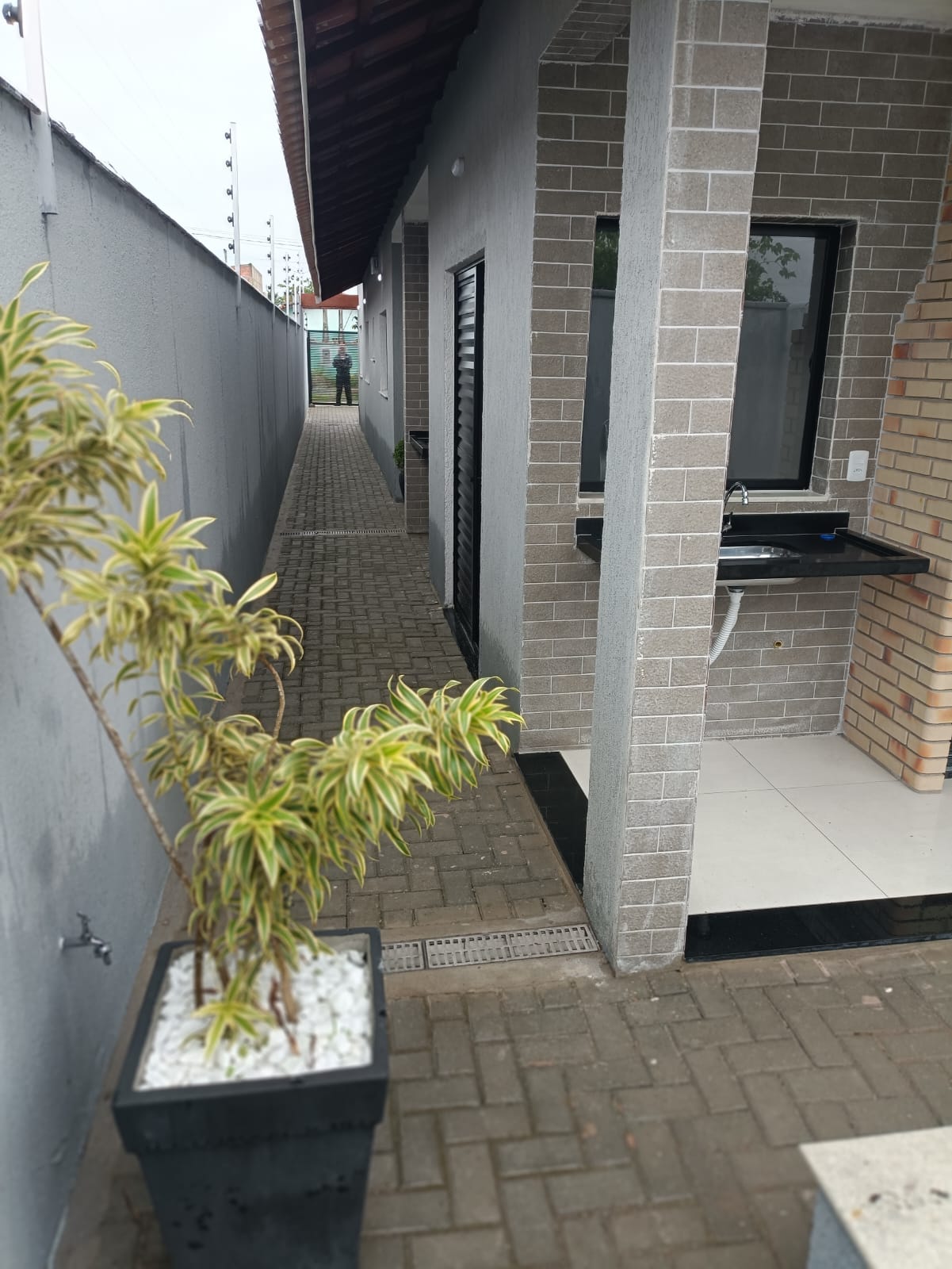 CAS261447 Casa Nova 3 Dorms (1 Suíte Master) com Piscina e Hidro - Lado Praia