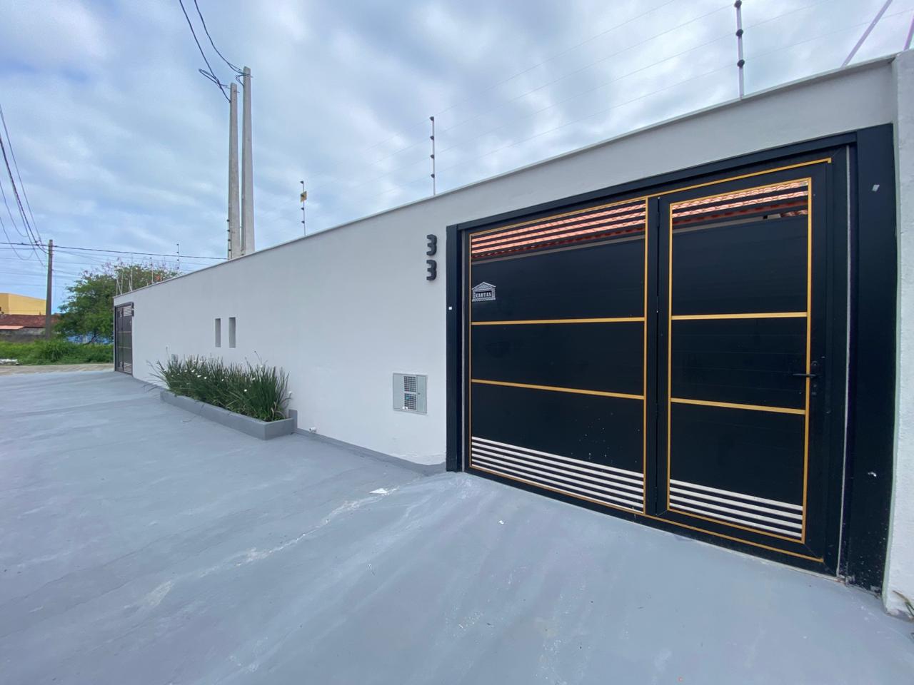 CAS261321 Casa Nova com 3 Dormitórios e Piscina Lado Praia em Mongaguá - Bairro Plataforma