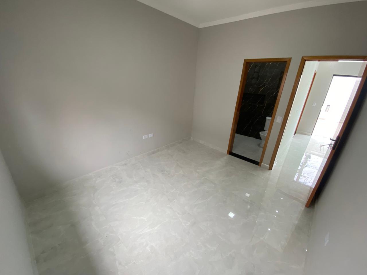 CAS261321 Casa Nova com 3 Dormitórios e Piscina Lado Praia em Mongaguá - Bairro Plataforma