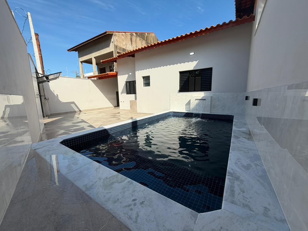 CAS261365 Casa Nova no Jardim Jamaica Itanhaém – 02 Dormitórios com Piscina