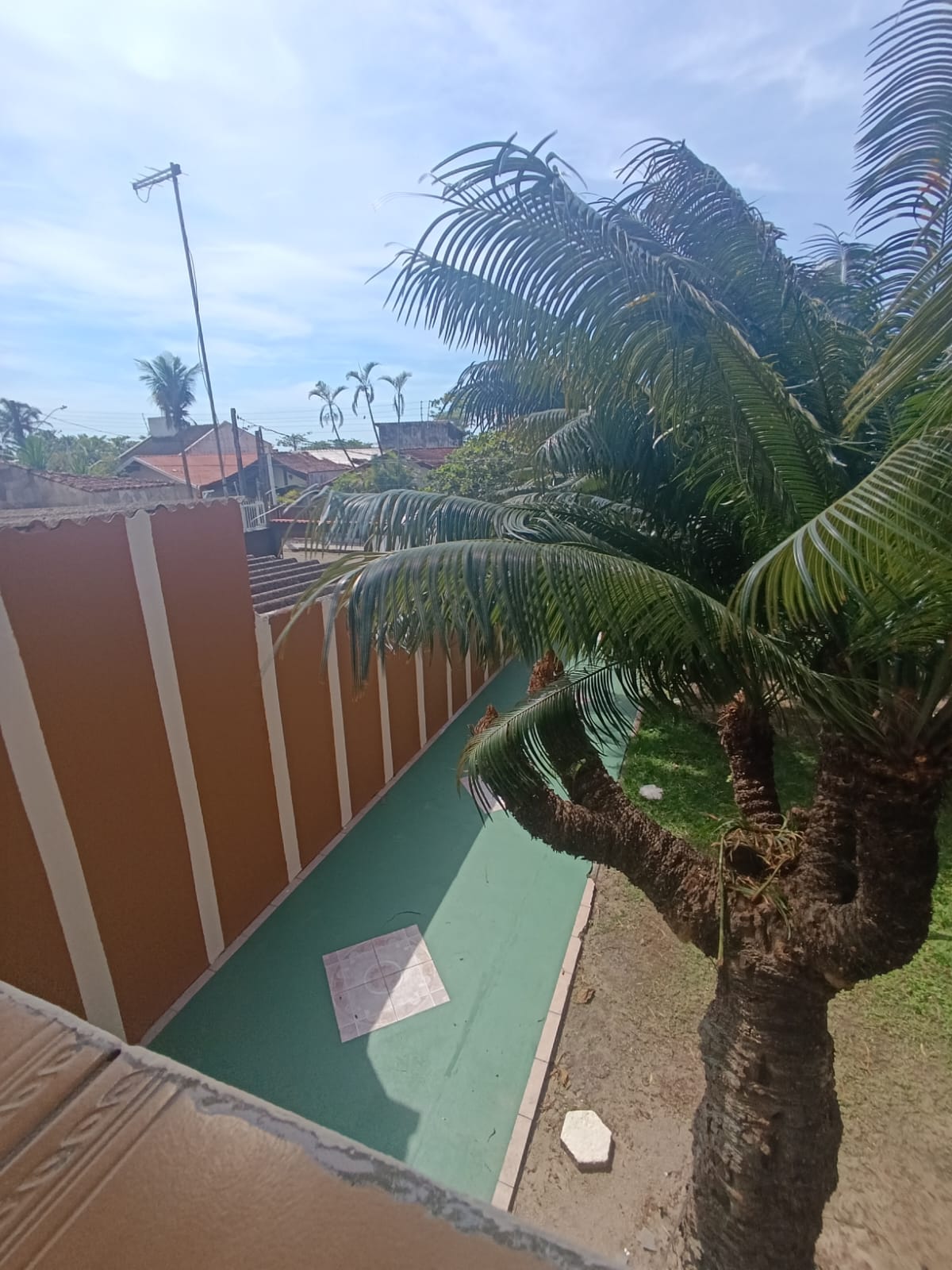 CAS261315 Sobrado de 3 andares em Itanhaém com 3 dormitórios e solarium 360 graus