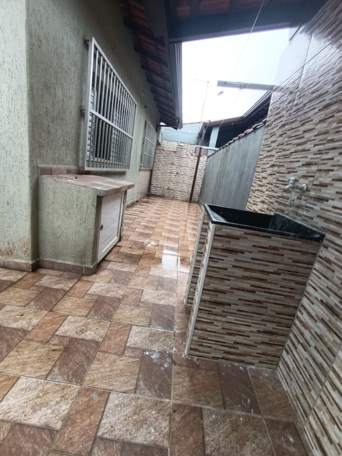 CAS261336 Duas Casas a 100m da Praia em Itanhaém – Ideal para Investimento e Renda Extra!