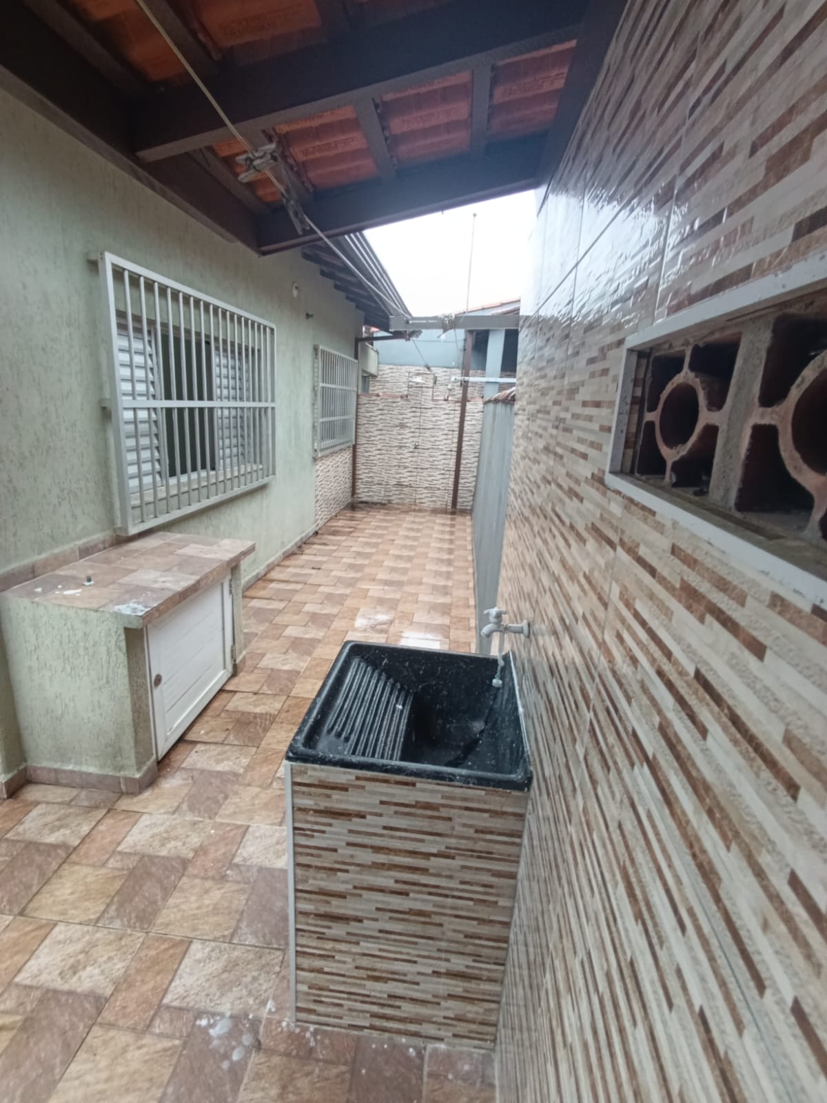 CAS261336 Duas Casas a 100m da Praia em Itanhaém – Ideal para Investimento e Renda Extra!