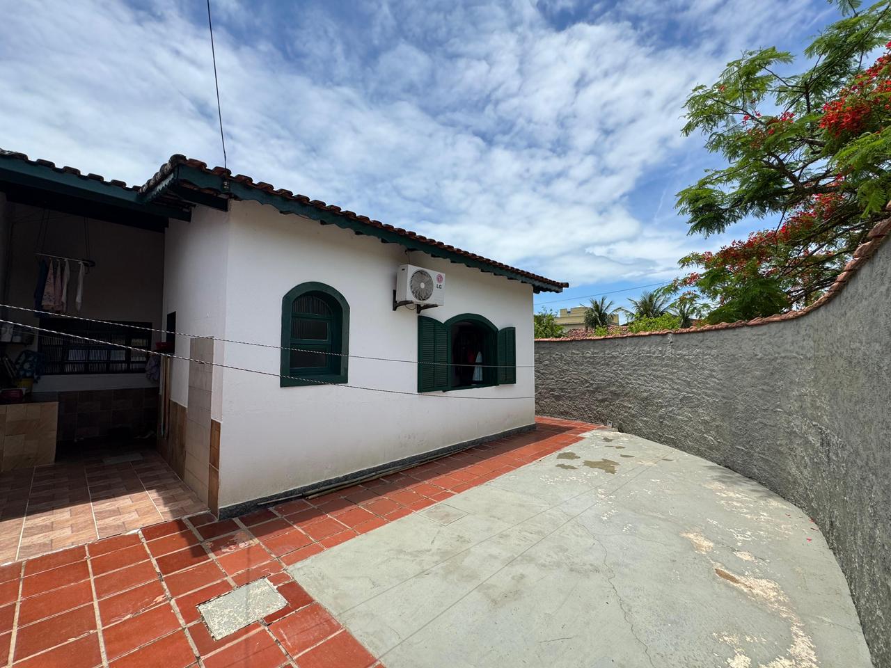 CAS261347 Casa de Esquina à Venda no Jardim Suarão Itanhaém – 03 Dormitórios