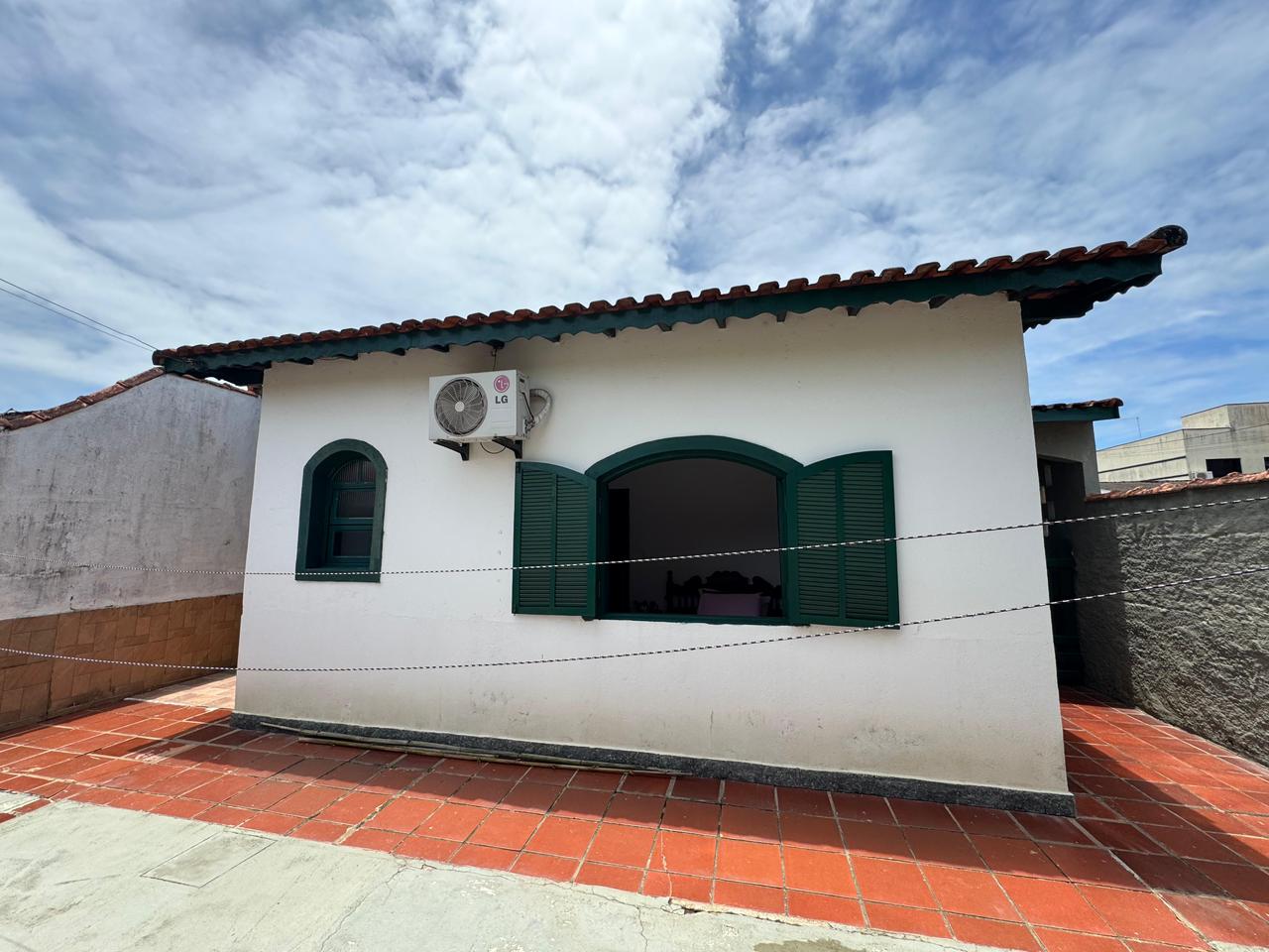 CAS261347 Casa de Esquina à Venda no Jardim Suarão Itanhaém – 03 Dormitórios