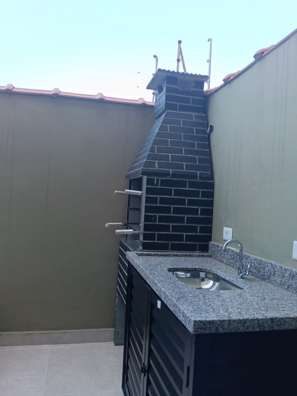 CAS261359 Sobrado Novo no Cibratel 2 Itanhaém – 02 Suítes com Piscina e Cascata