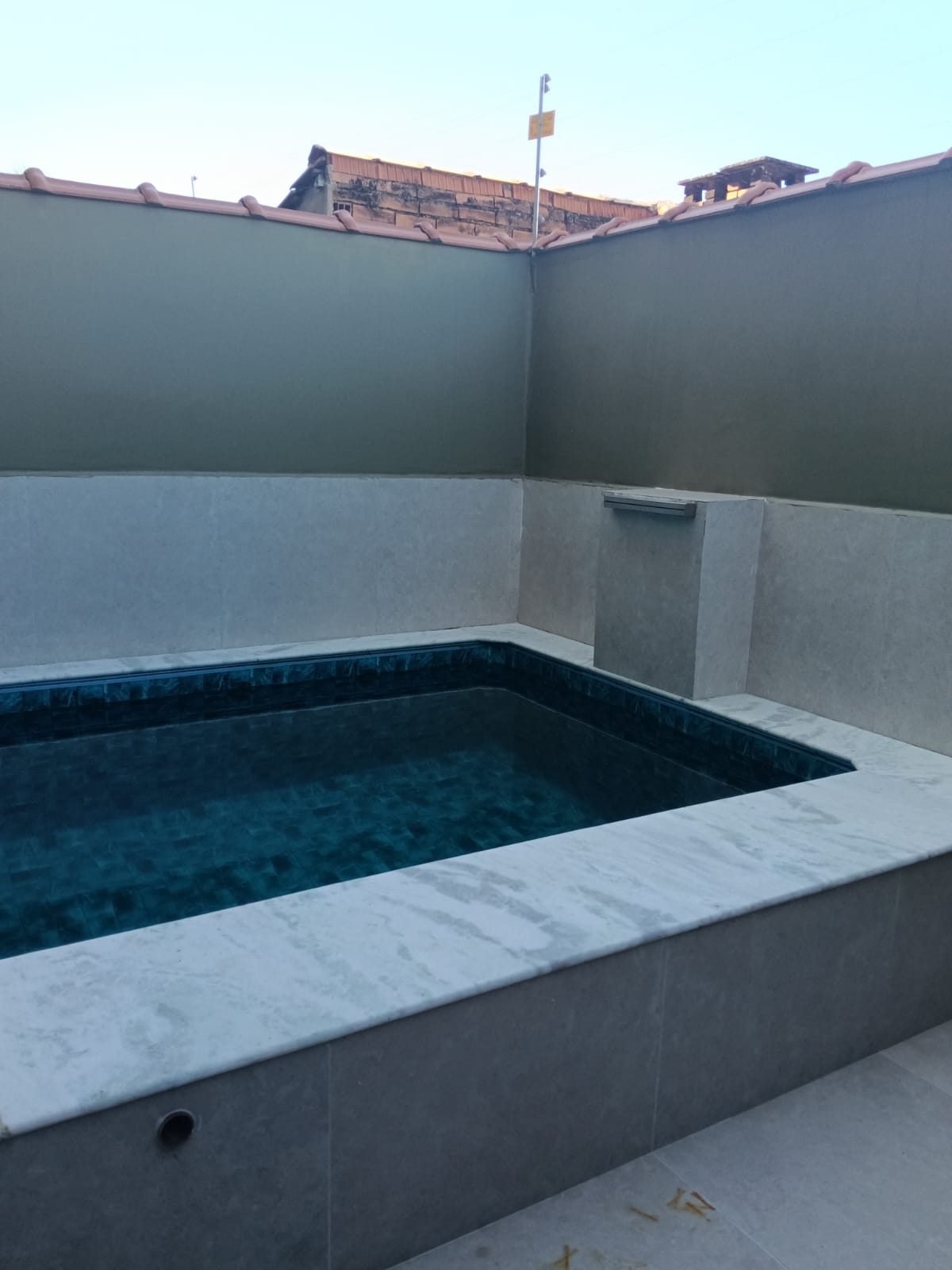 CAS261359 Sobrado Novo no Cibratel 2 Itanhaém – 02 Suítes com Piscina e Cascata