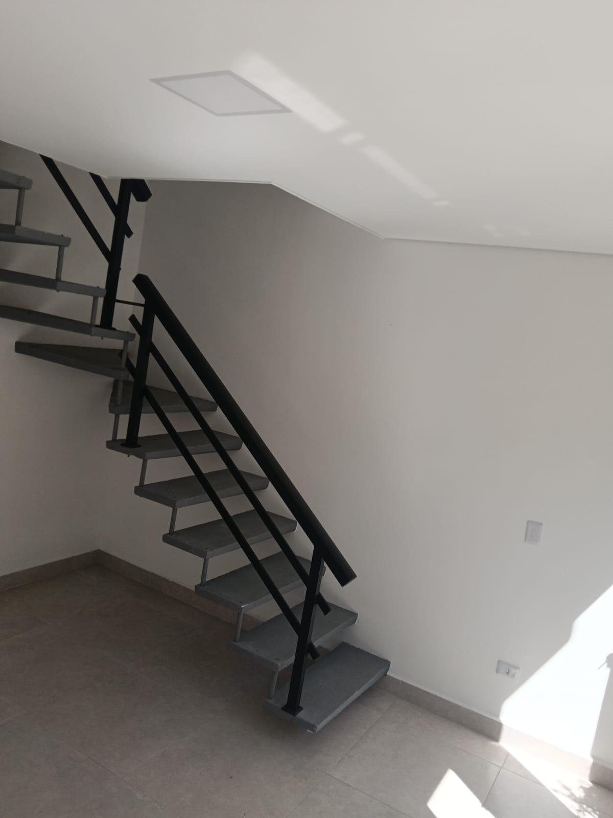 CAS261359 Sobrado Novo no Cibratel 2 Itanhaém – 02 Suítes com Piscina e Cascata