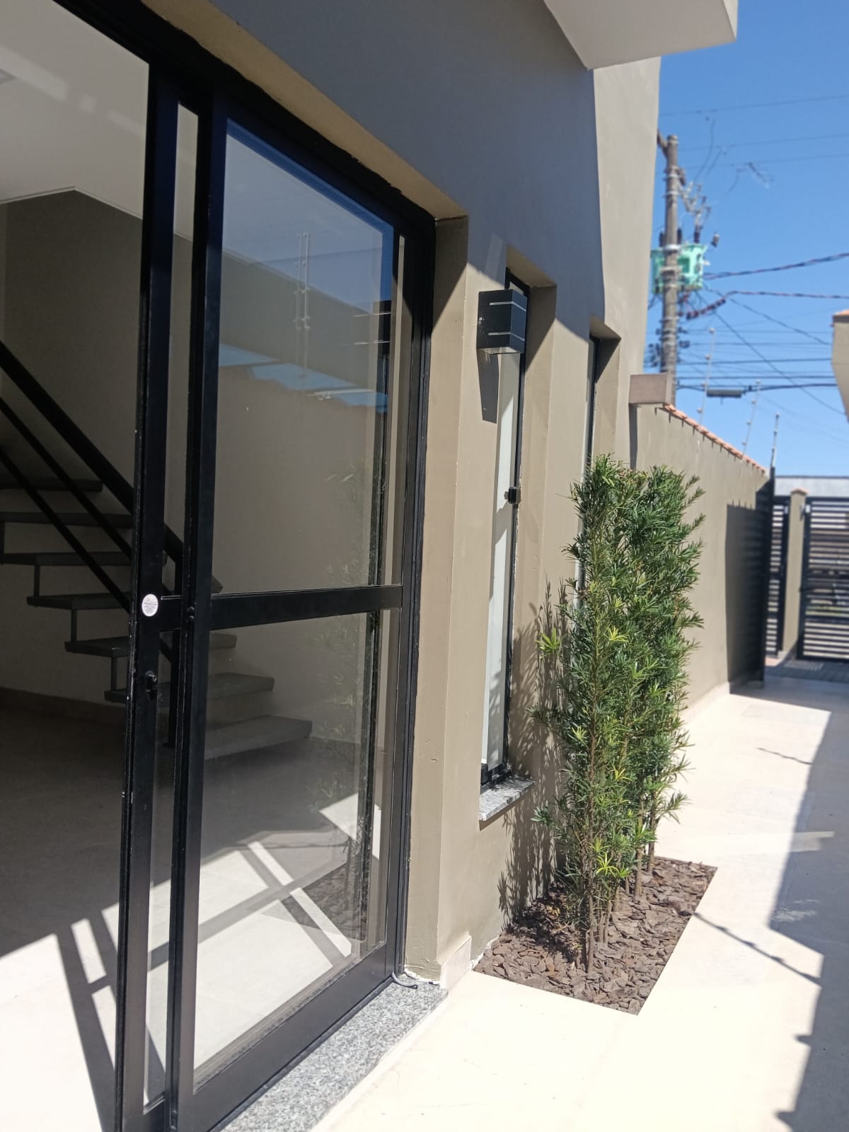 CAS261359 Sobrado Novo no Cibratel 2 Itanhaém – 02 Suítes com Piscina e Cascata