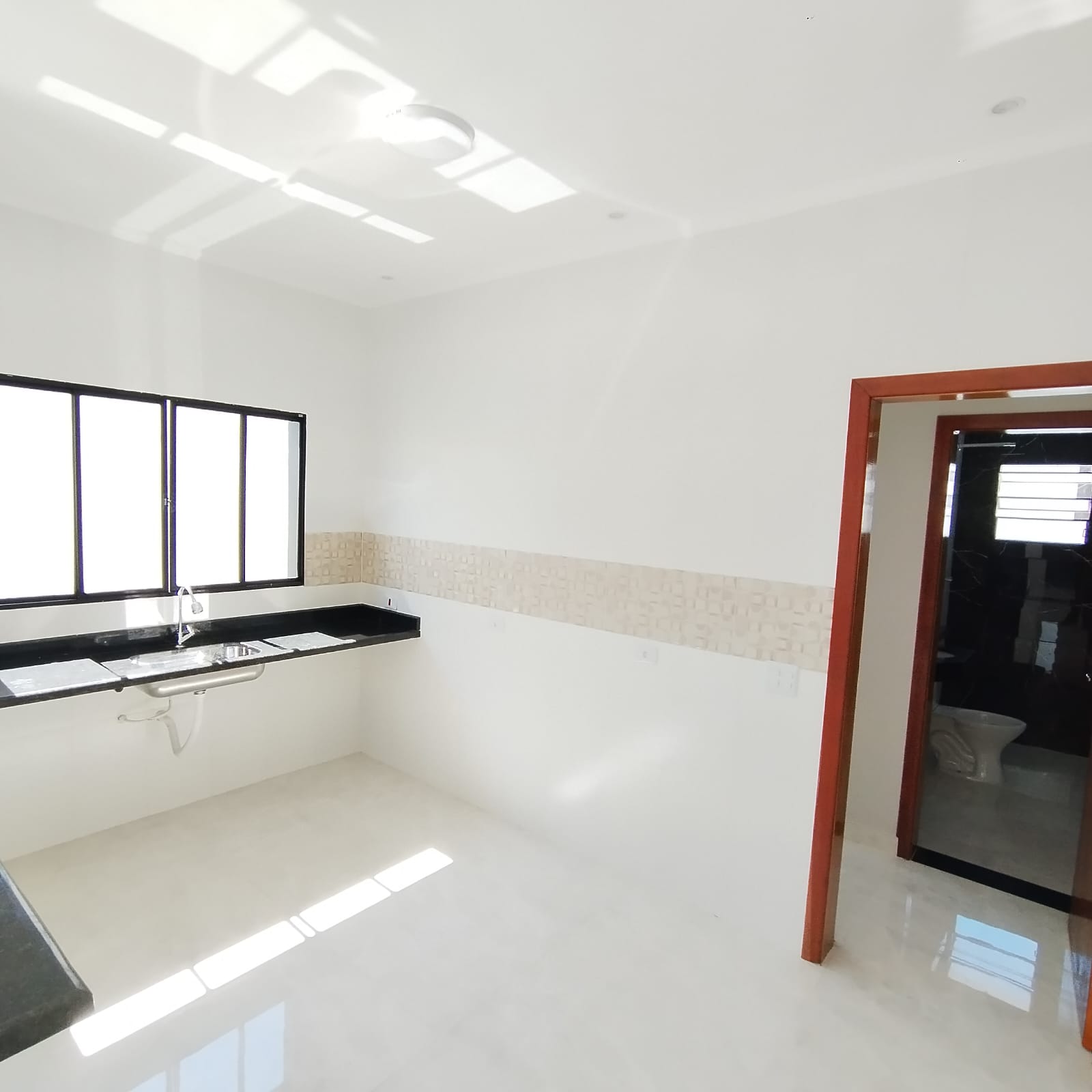 CAS261361 Casa Nova à Venda no Nova Itanhaém – 02 Dormitórios com Piscina