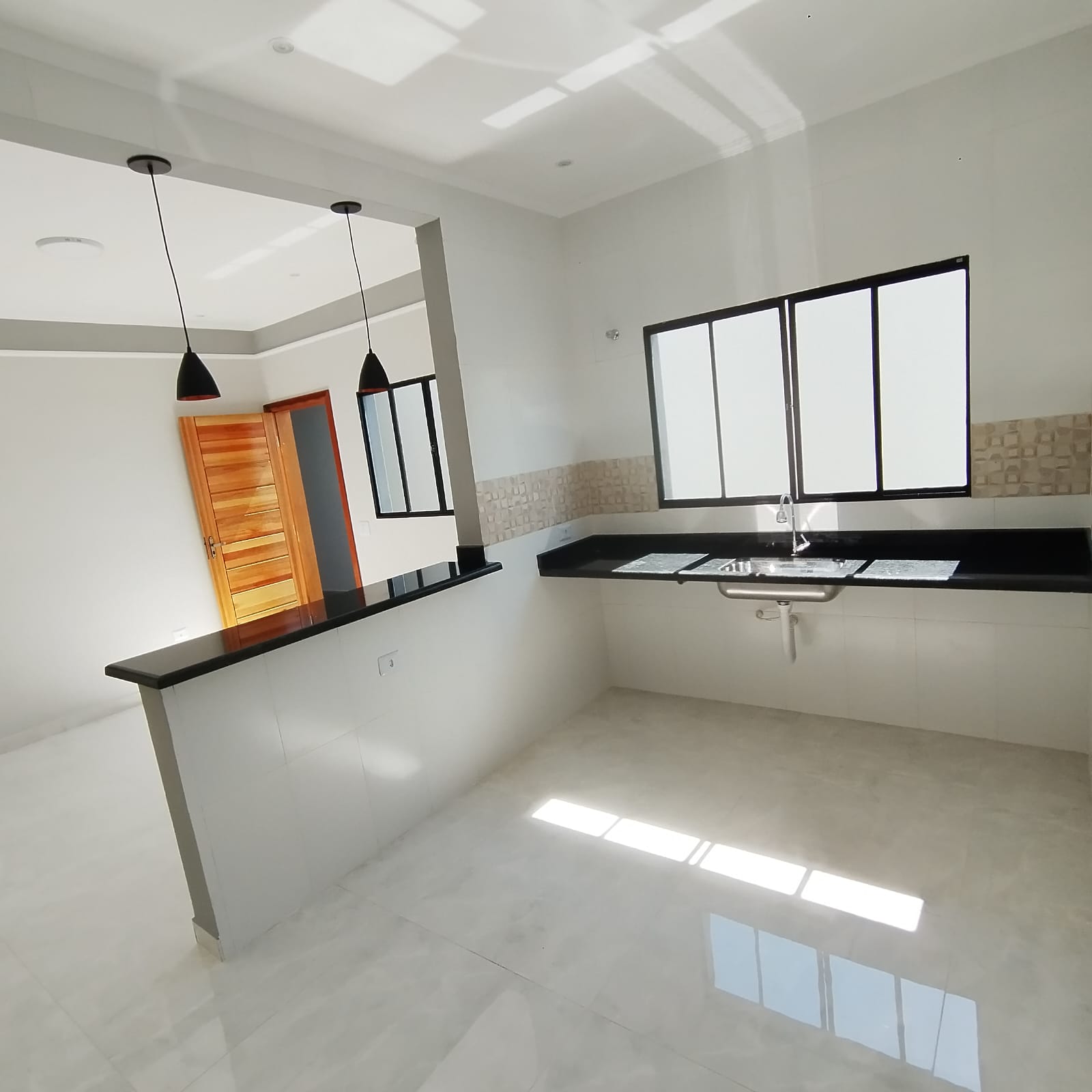 CAS261361 Casa Nova à Venda no Nova Itanhaém – 02 Dormitórios com Piscina