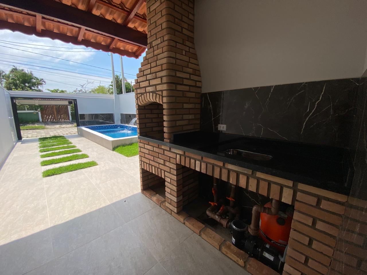 CAS261362 Casa Nova com Piscina e Hidro em Itanhaém – 02 Dormitórios a 600m do Mar