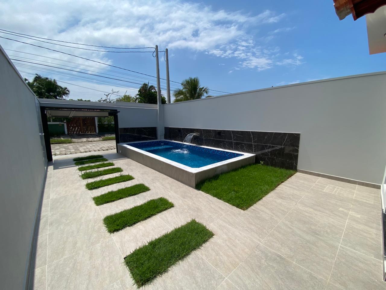 CAS261362 Casa Nova com Piscina e Hidro em Itanhaém – 02 Dormitórios a 600m do Mar