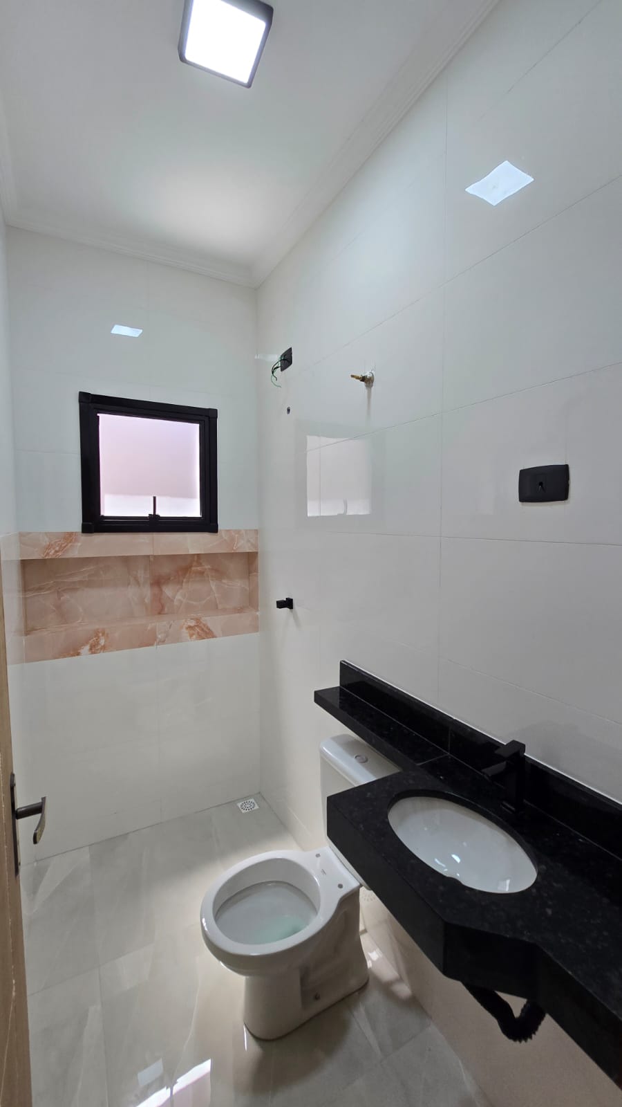 Casa Nova no Balneário Verde Mar Itanhaém – 02 Dormitórios com Piscina